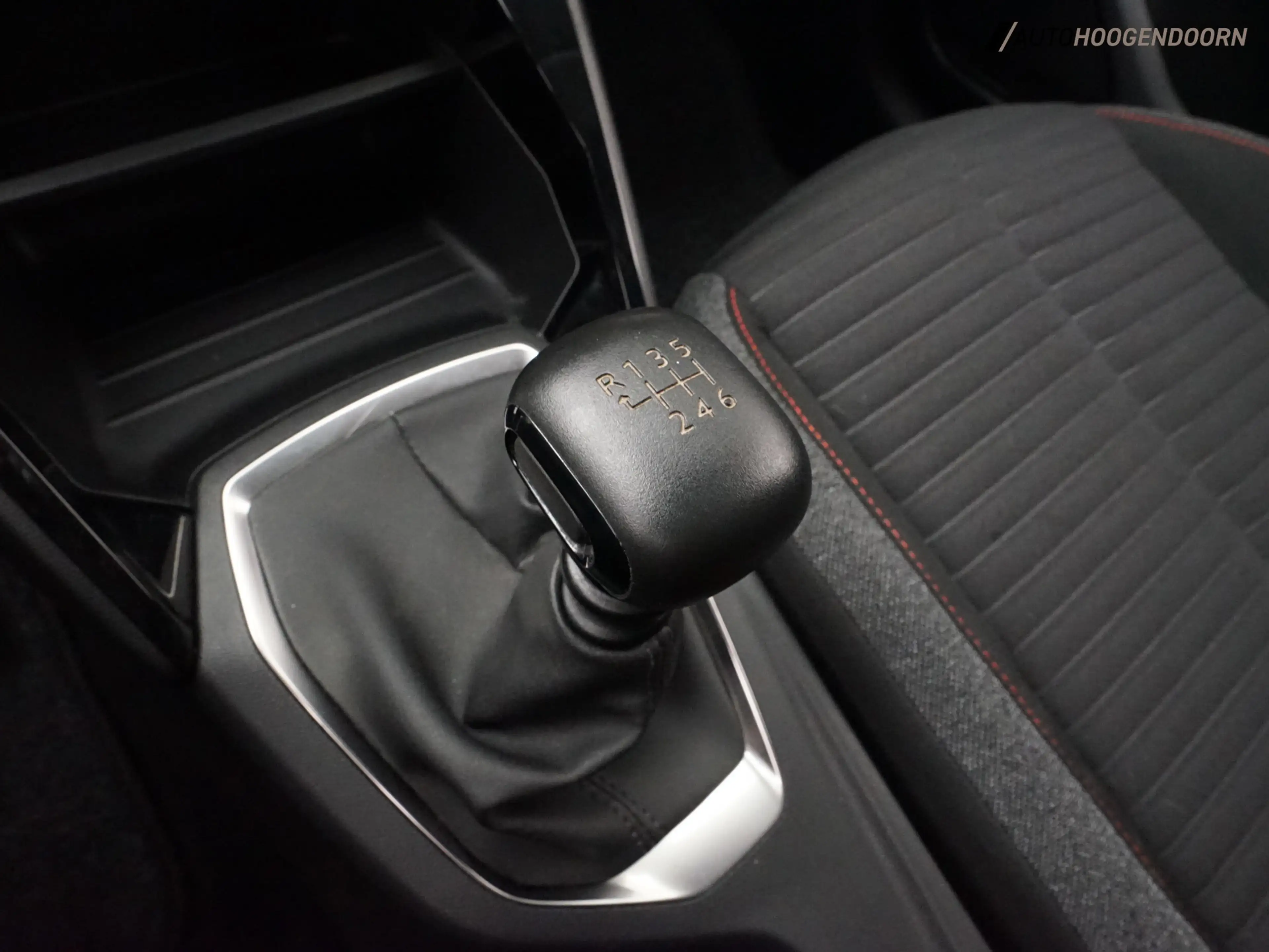 Peugeot 208 1.2 PureTech Active Pack (APPLE CARPLAY,LED VERLIC — photo 23
