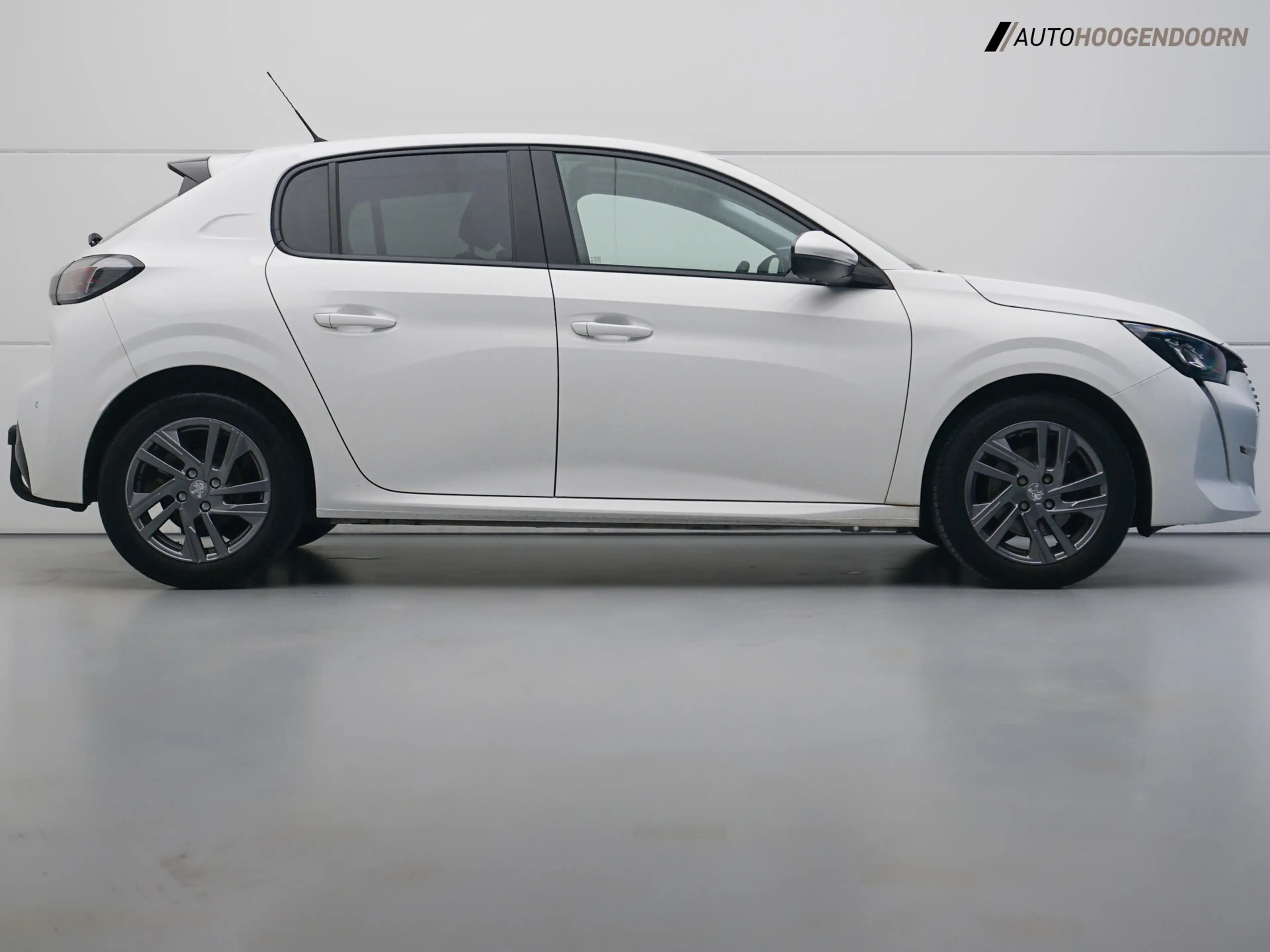 Peugeot 208 1.2 PureTech Active Pack (APPLE CARPLAY,LED VERLIC — photo 5