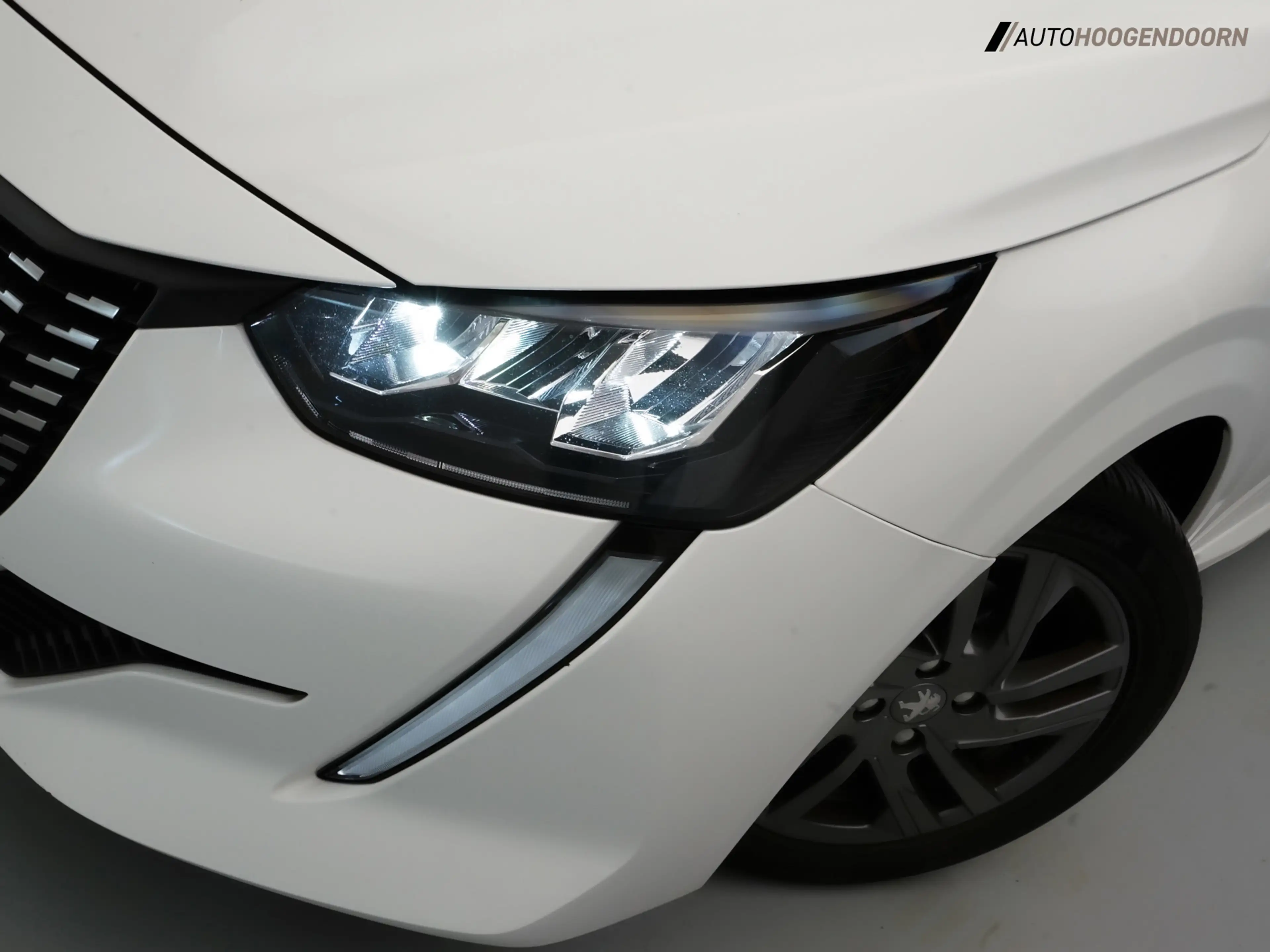 Peugeot 208 1.2 PureTech Active Pack (APPLE CARPLAY,LED VERLIC — photo 9