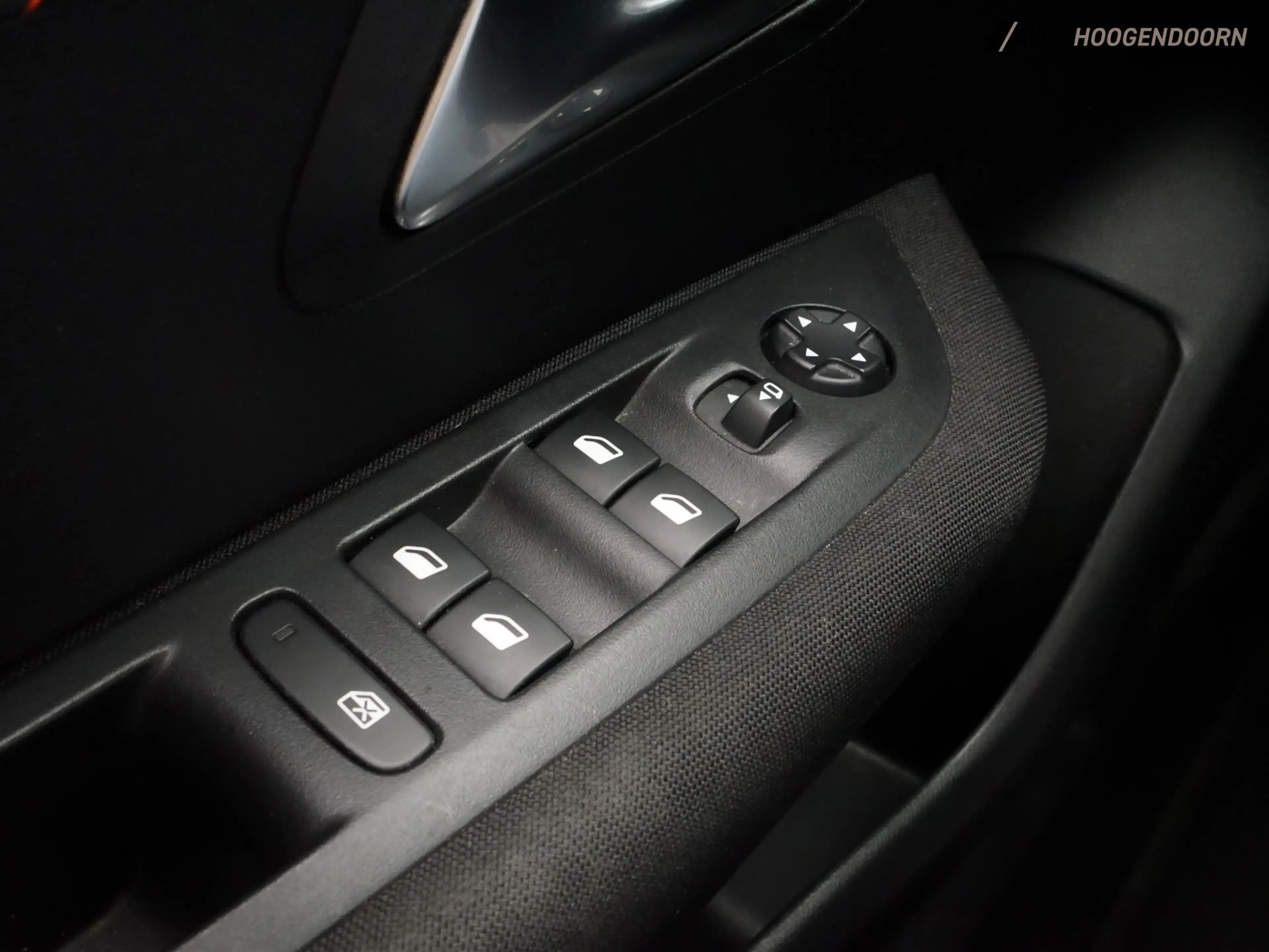 Peugeot 208 1.2 PureTech Active Pack (APPLE CARPLAY,LED VERLIC — photo 17