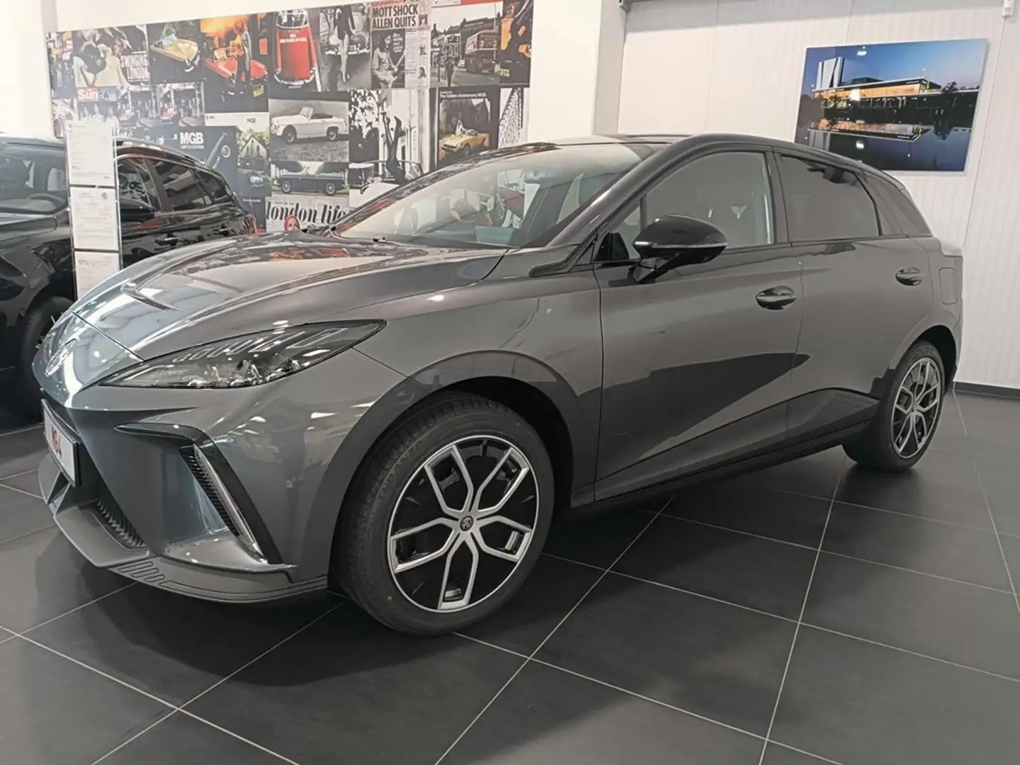 MG MG4 TROPHY EXTENDED RANGE Gris - 1