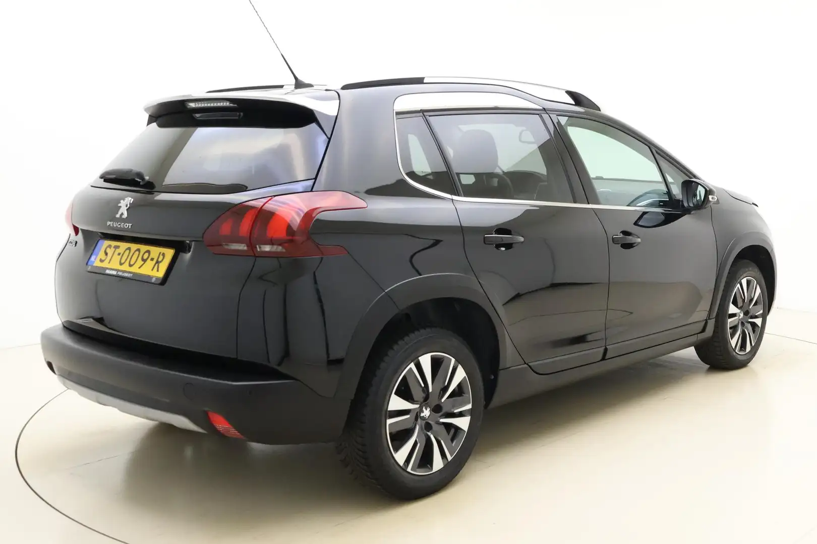 Peugeot 2008 1.2 PureTech Allure | Navigatie | Climate Control Noir - 2