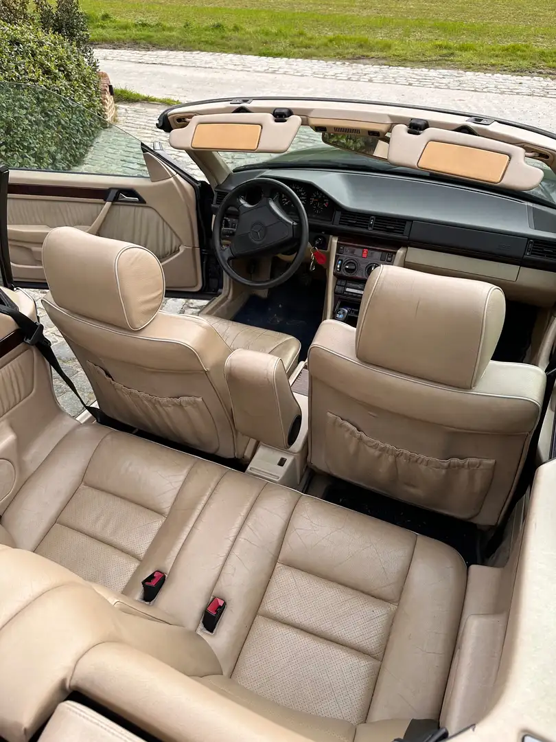 Mercedes-Benz E 220 cabrio Bleu - 2