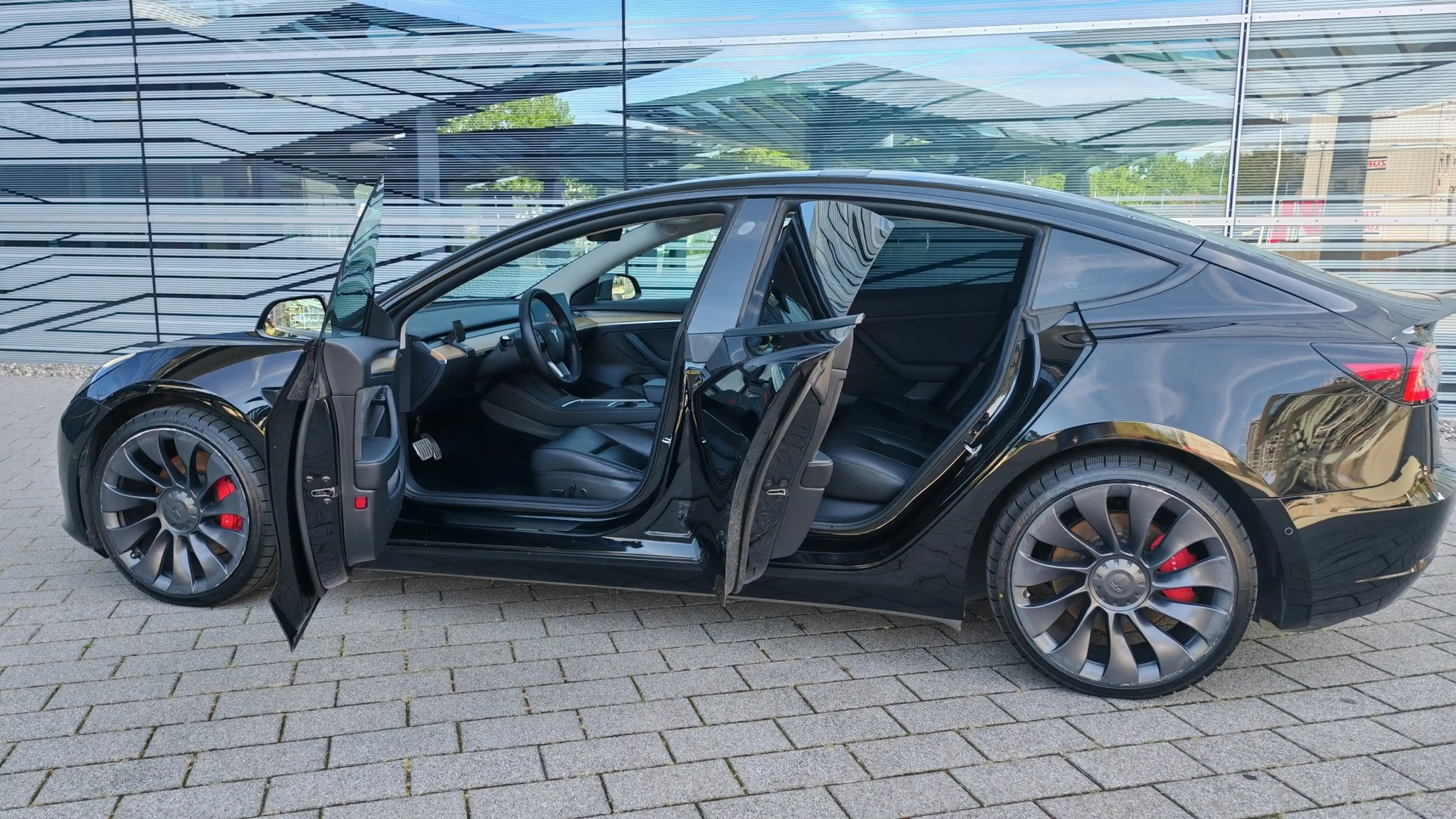 Tesla Model 3 Model 3  Allradantrieb Dual Motor Performance — photo 2