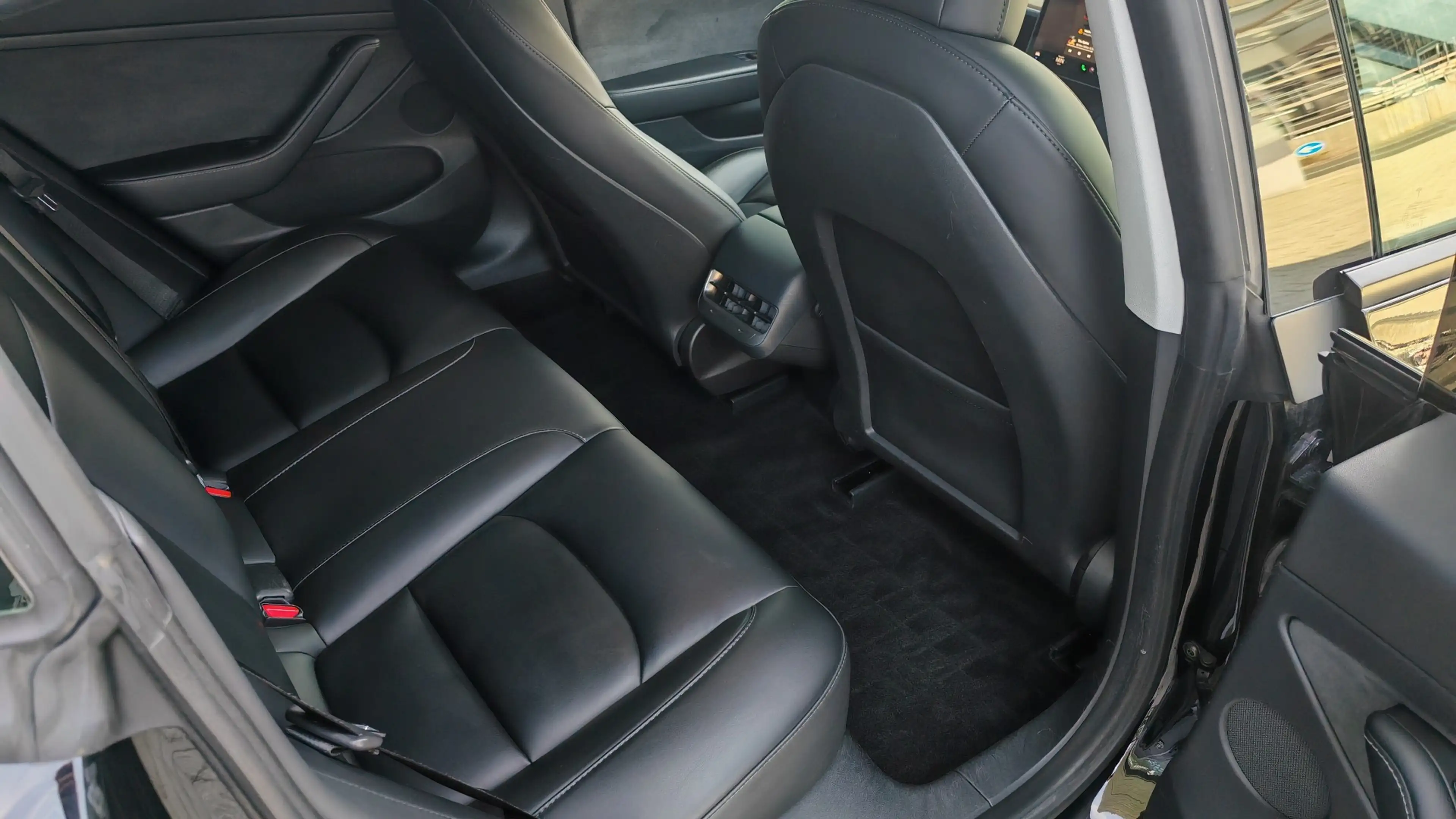 Tesla Model 3 Model 3  Allradantrieb Dual Motor Performance — photo 12