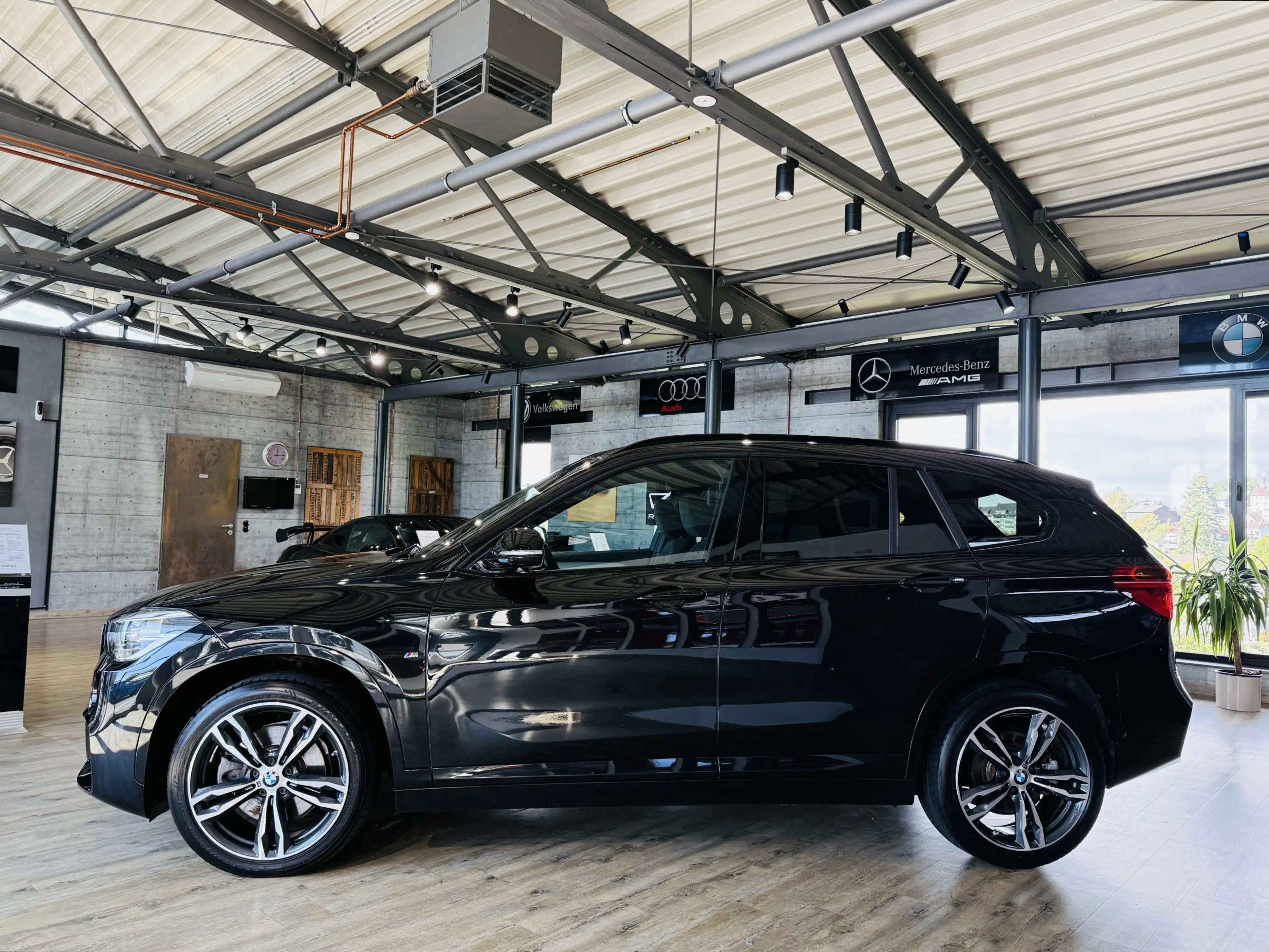 BMW X1 xDrive 20 i M Sport Automatik*NAVI*LED*DDC* — photo 3