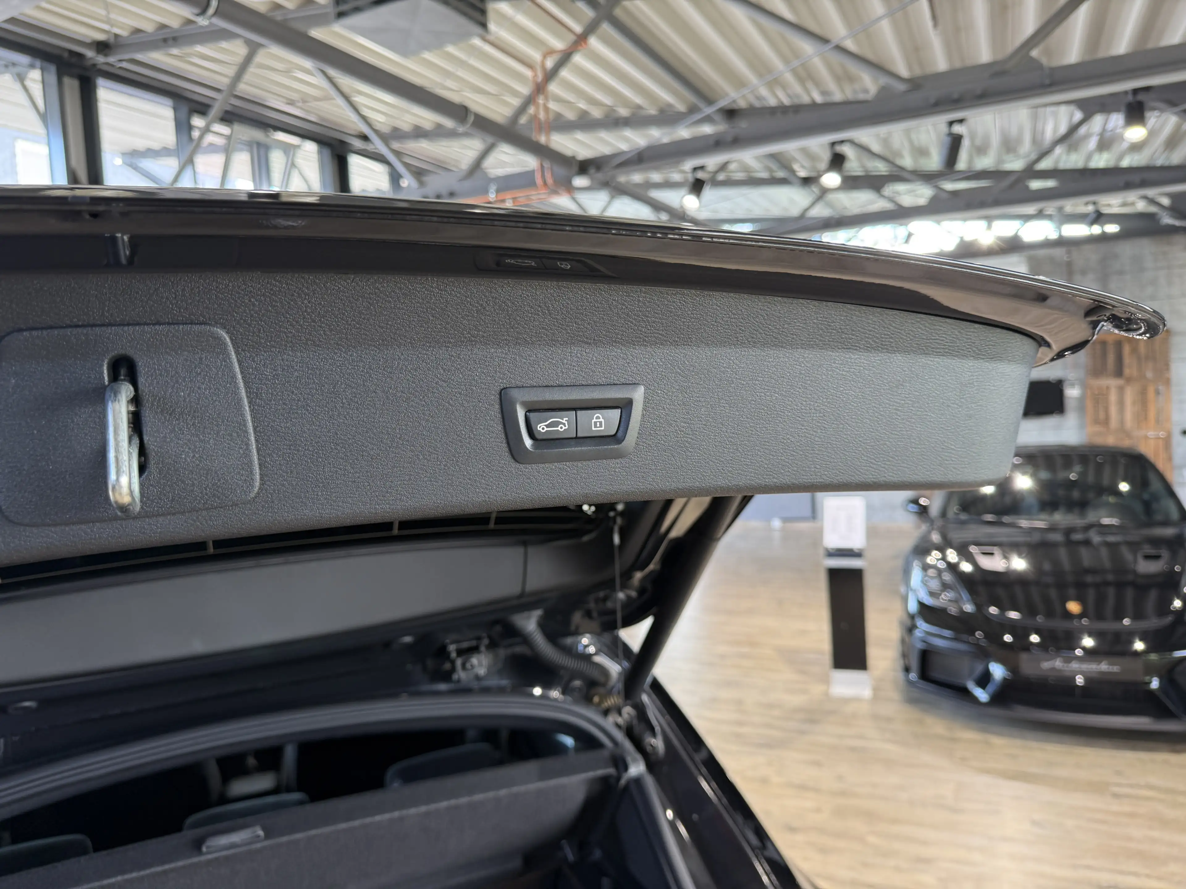 BMW X1 xDrive 20 i M Sport Automatik*NAVI*LED*DDC* — photo 11