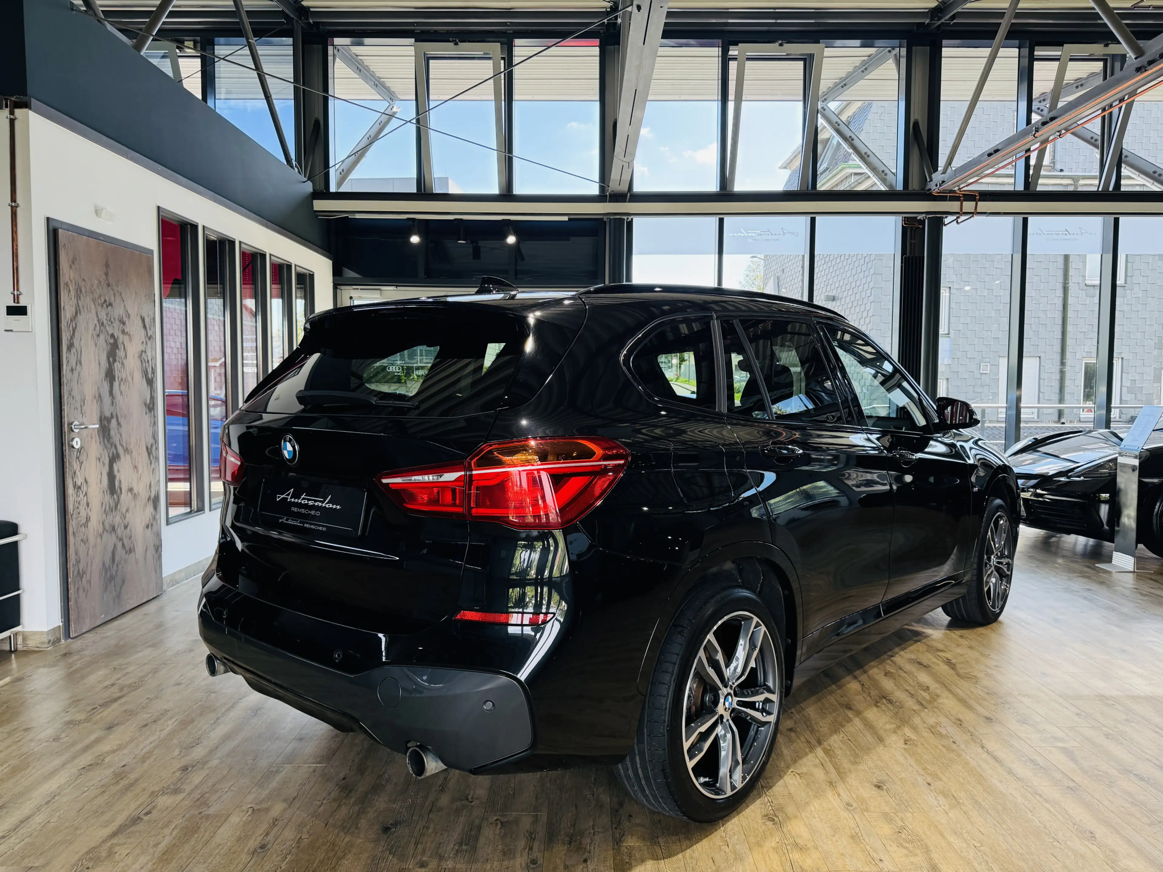 BMW X1 xDrive 20 i M Sport Automatik*NAVI*LED*DDC* — photo 6