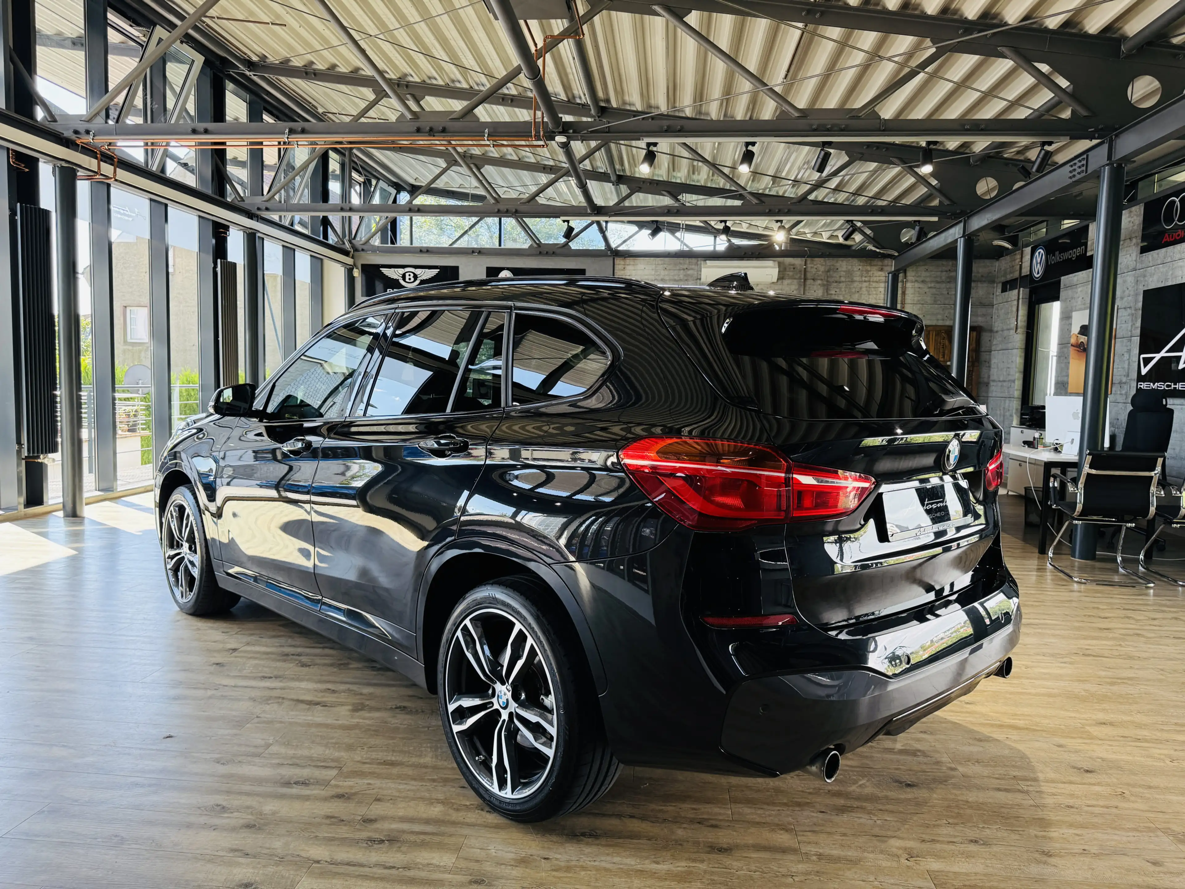 BMW X1 xDrive 20 i M Sport Automatik*NAVI*LED*DDC* — photo 4