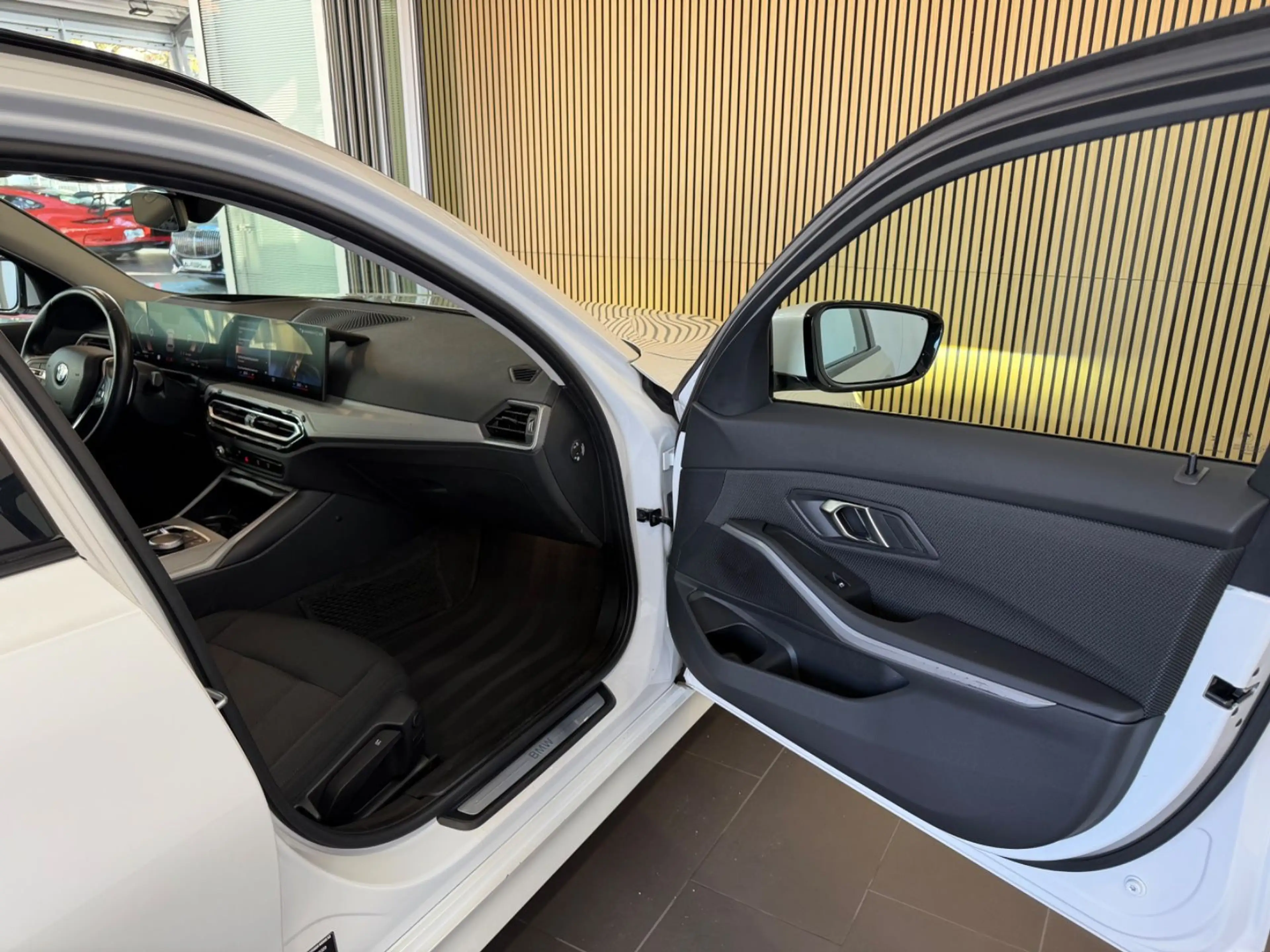 BMW 320 d Touring *LED/HUD/KAMERA/LED/SHZ/ADAPTIVE — photo 14