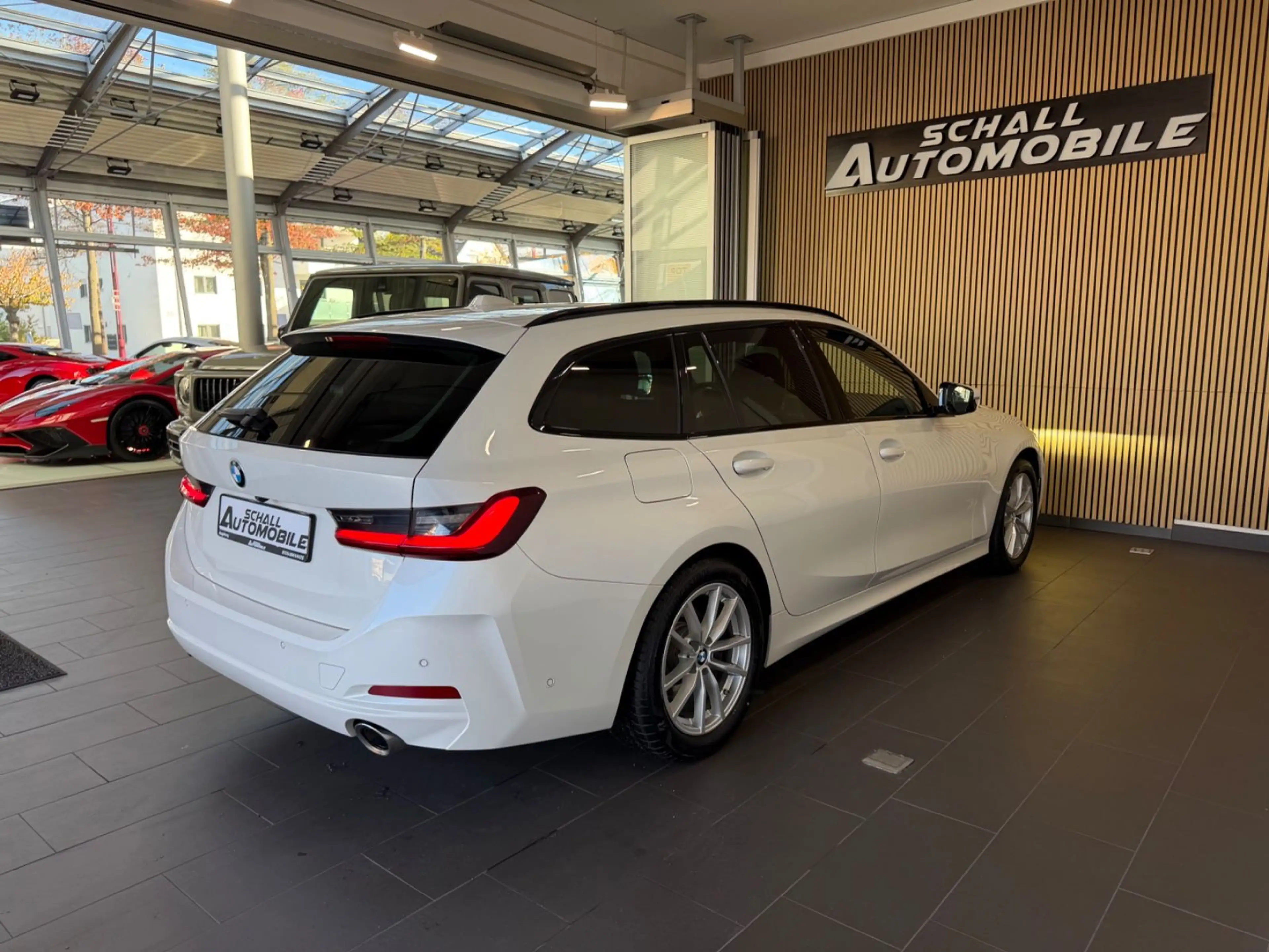 BMW 320 d Touring *LED/HUD/KAMERA/LED/SHZ/ADAPTIVE — photo 8
