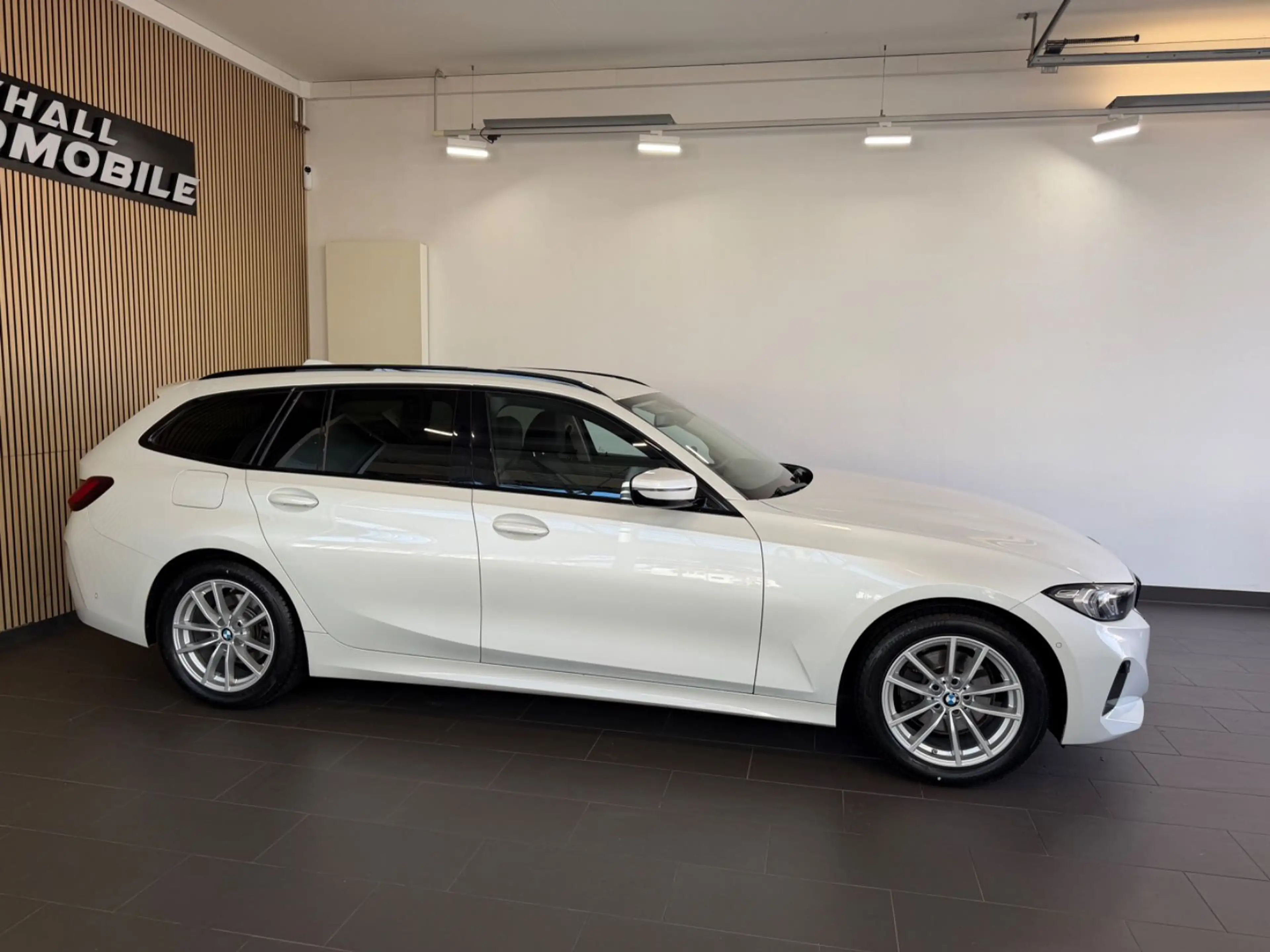 BMW 320 d Touring *LED/HUD/KAMERA/LED/SHZ/ADAPTIVE — photo 4