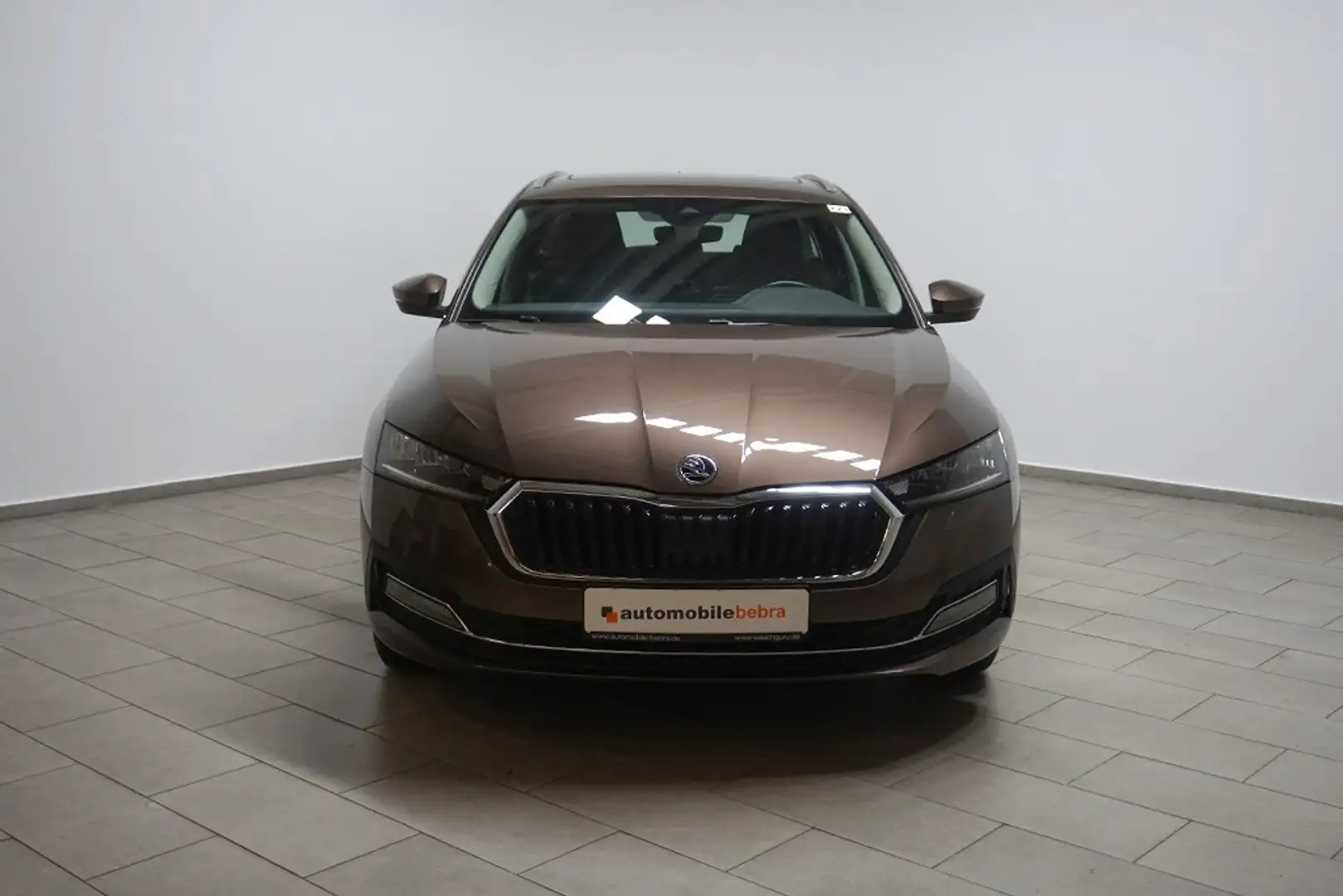 Skoda Octavia 2.0TDI DSG Style Virtual Voll Braun - 2