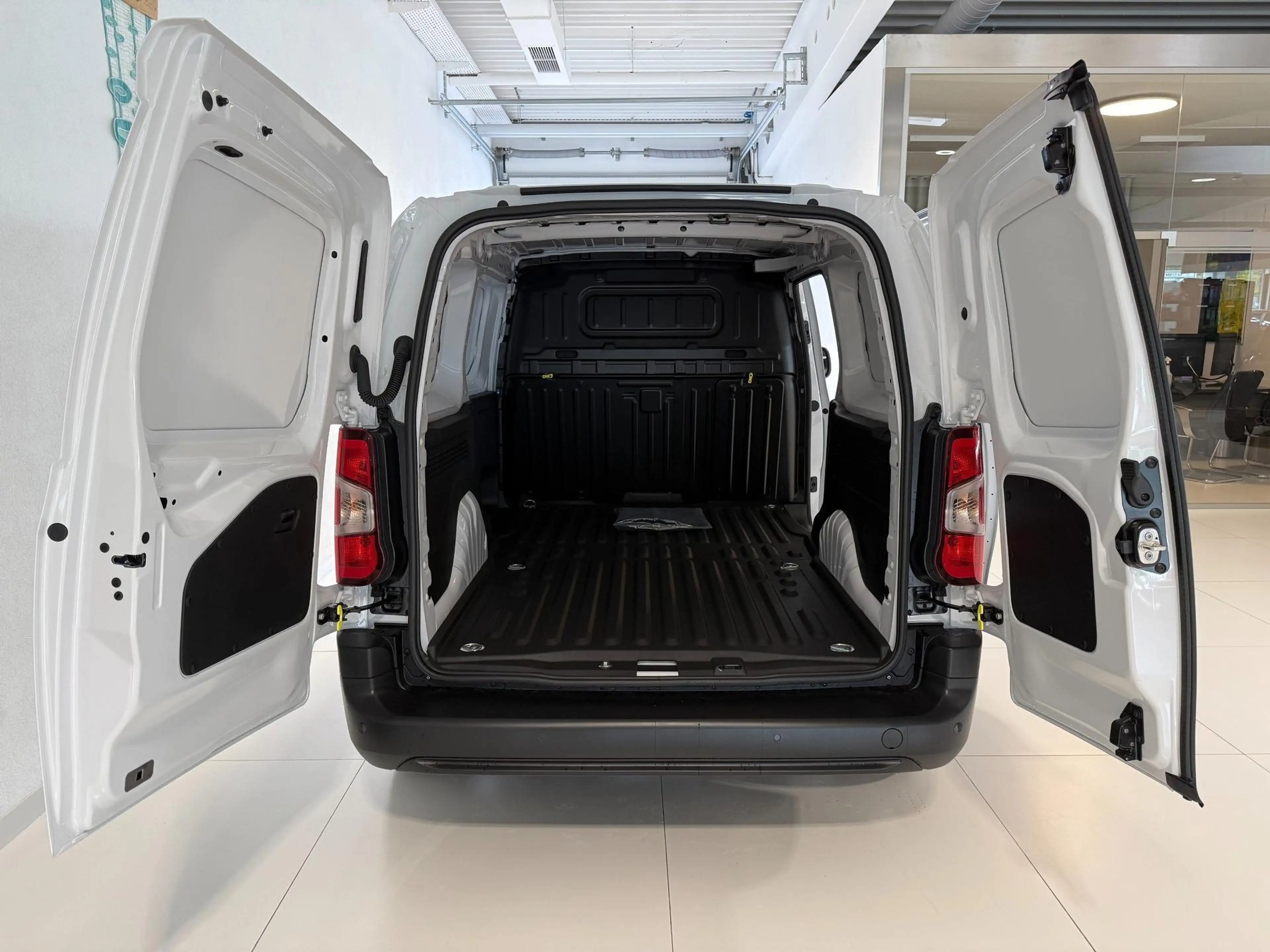 Fiat Doblo Länge XL Erhöhte Nutzlast 1.5 BlueHDi 96 kW (13... — photo 8