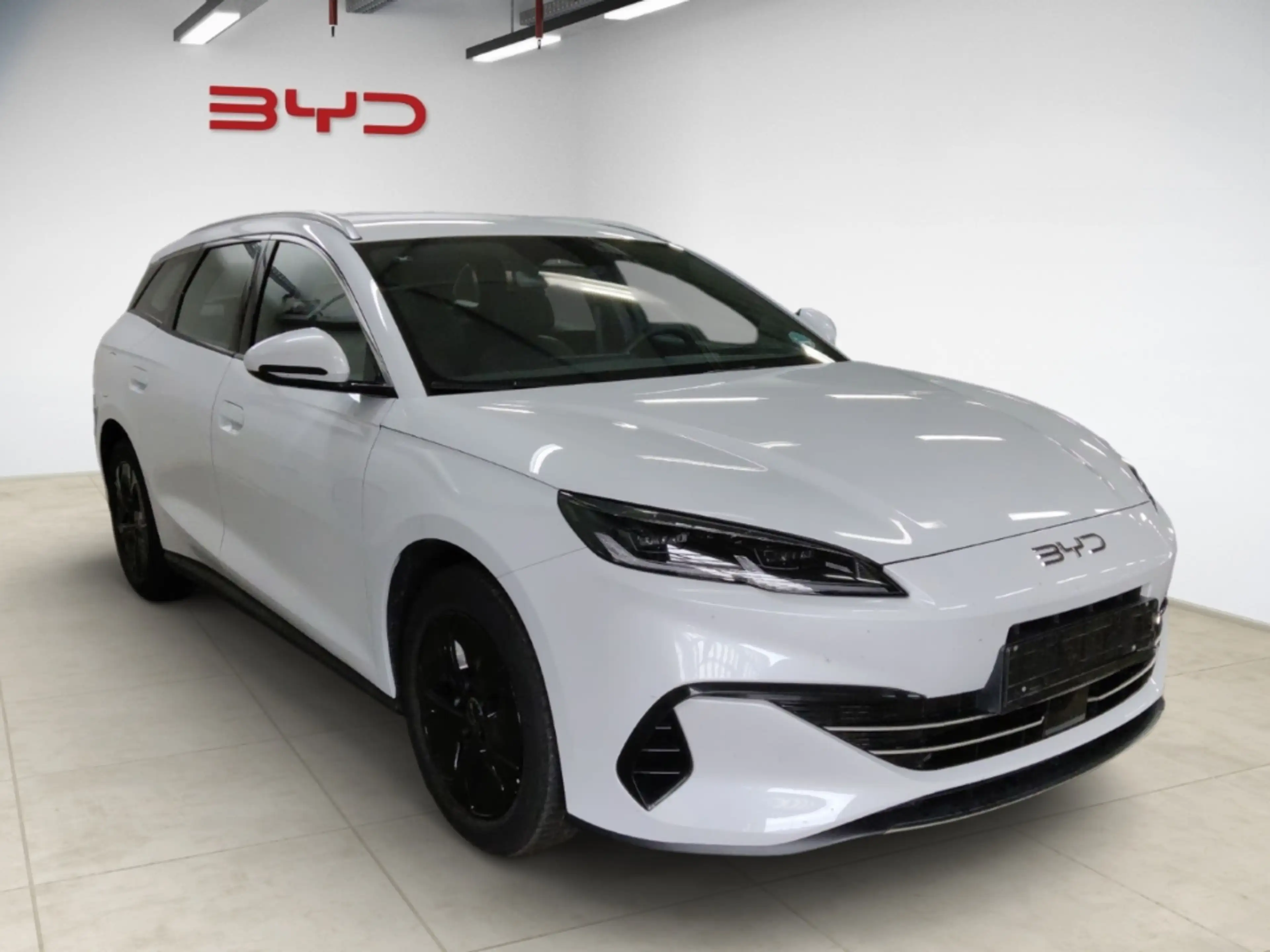 BYD Seal BOOST PHEV 1.5 160KW NAVI,KLIMA,SITZHZG,CARPLAY — photo 3