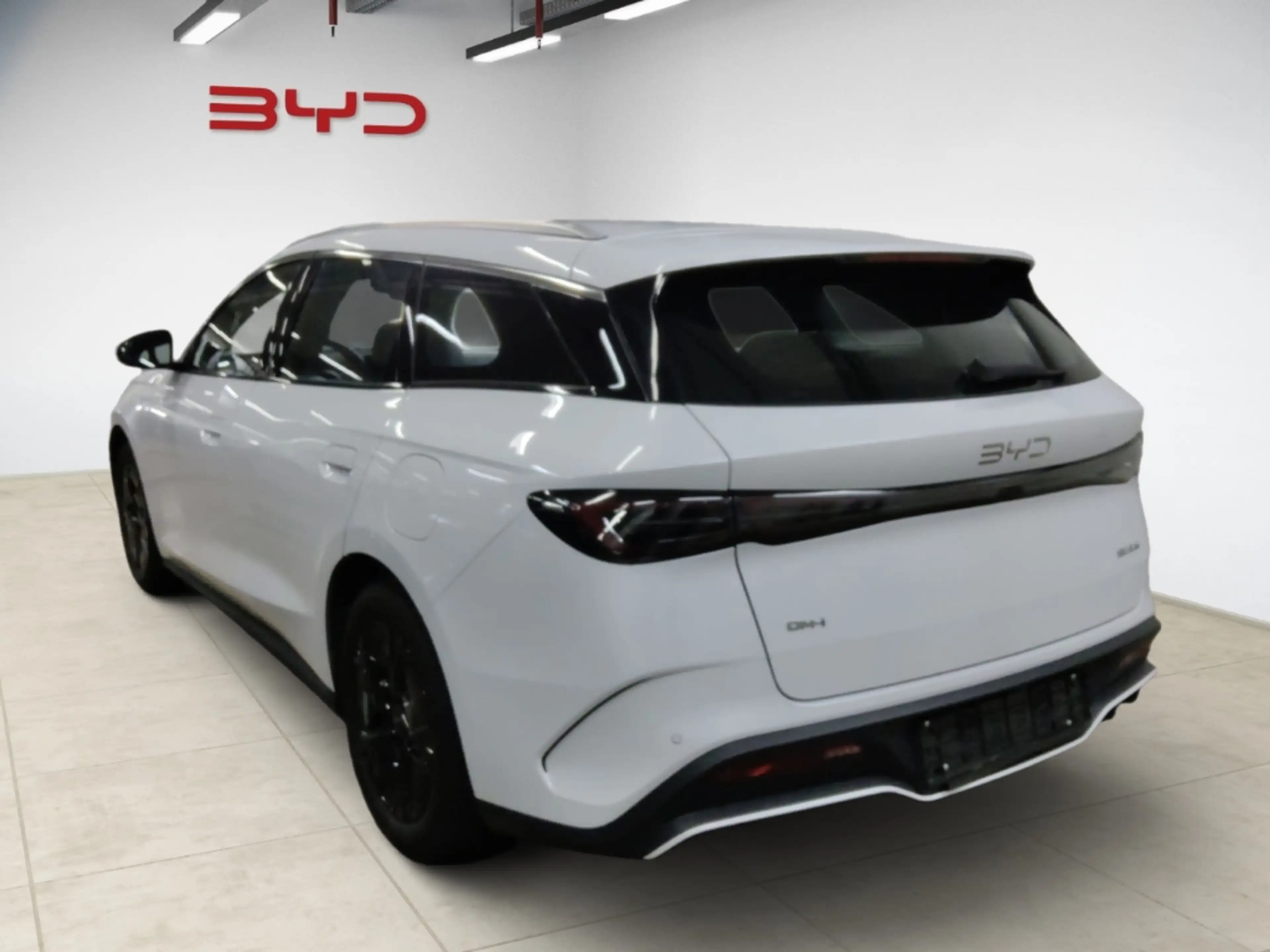 BYD Seal BOOST PHEV 1.5 160KW NAVI,KLIMA,SITZHZG,CARPLAY — photo 4