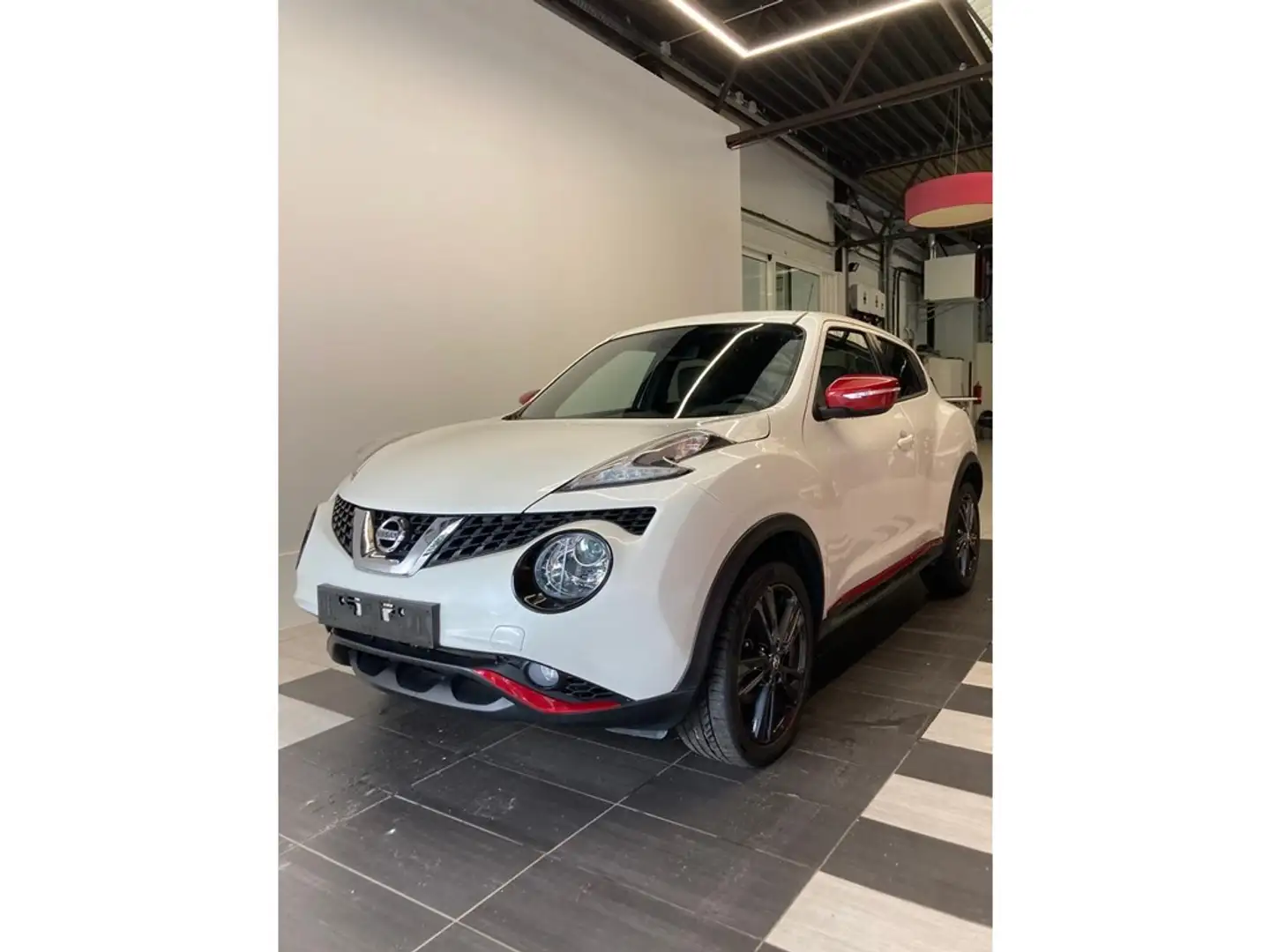 Nissan Juke 1.2 N-LINE 6MT Wit - 1