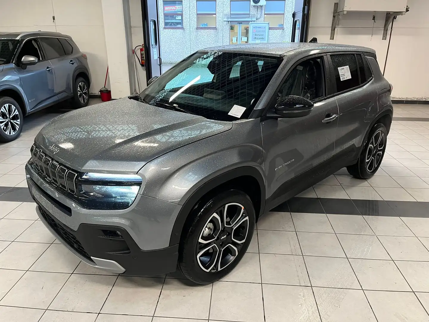 Jeep Avenger 1.2 turbo ULTIMO Summit km0 sconto 7000€ Grau - 1