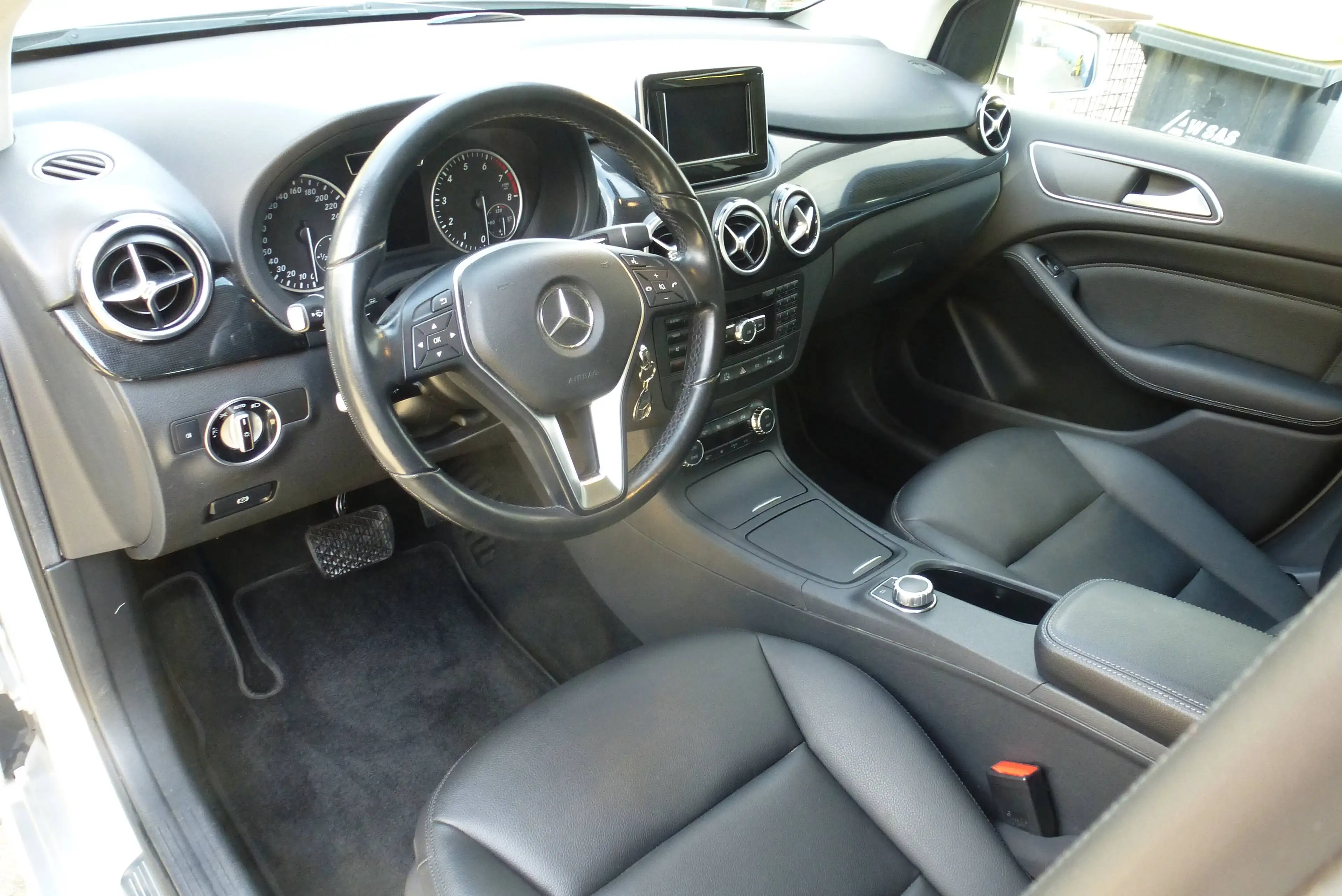Mercedes-Benz B 220 B 220 4Matic /Automatik /Navi /Aus 1-Hand. — photo 11