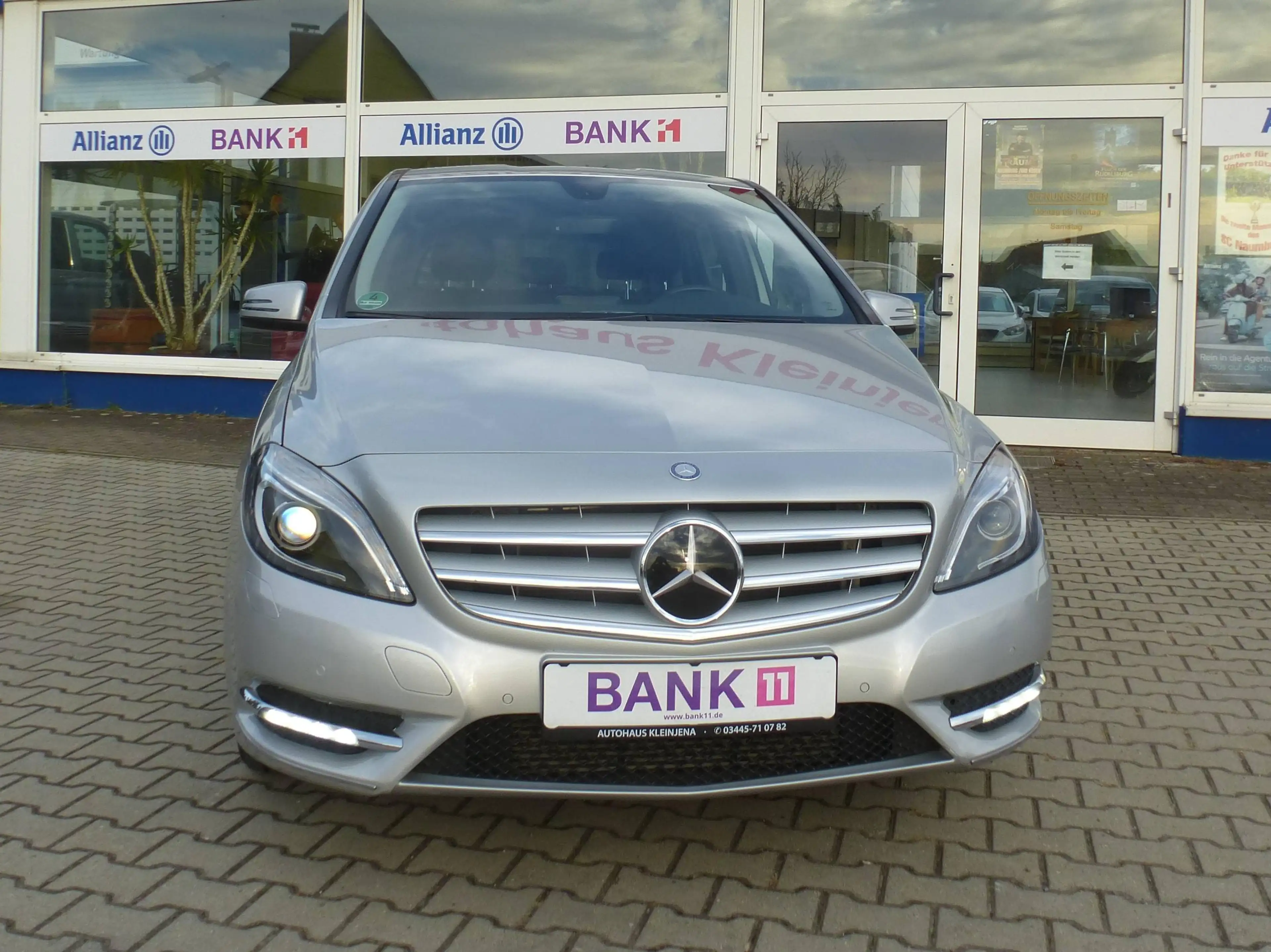 Mercedes-Benz B 220 B 220 4Matic /Automatik /Navi /Aus 1-Hand. — photo 2