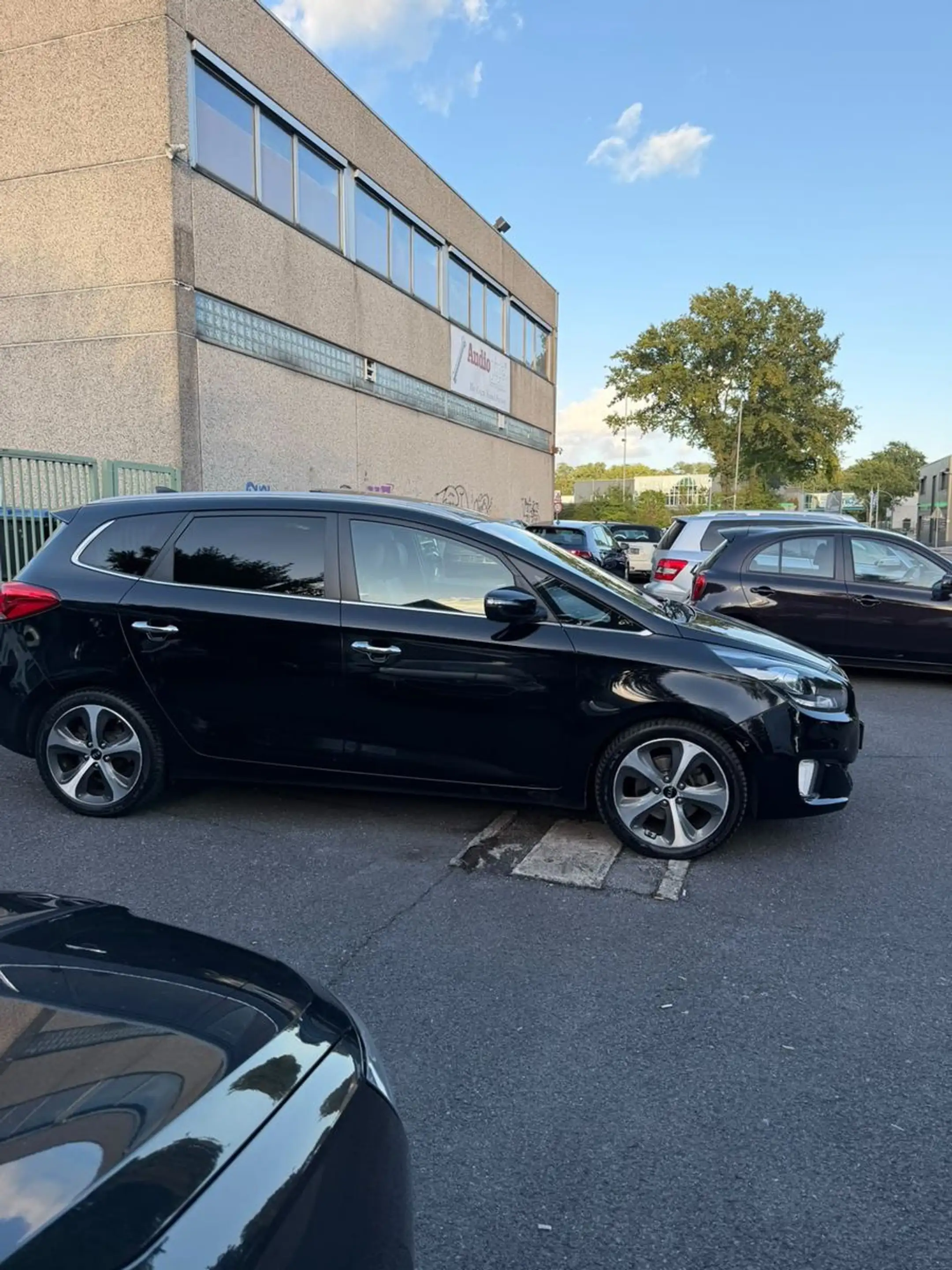 Kia Carens Spirit — photo 2