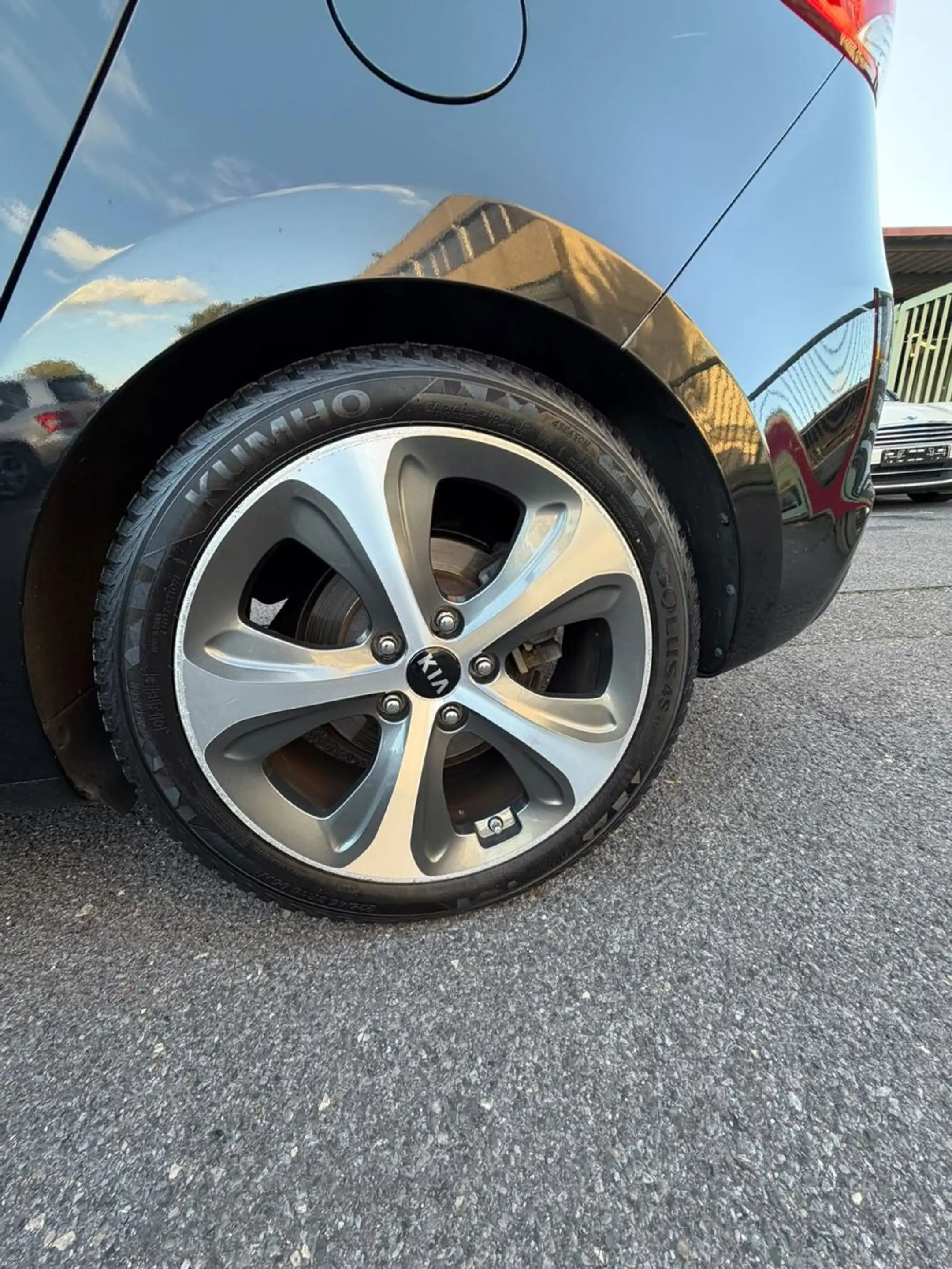 Kia Carens Spirit — photo 7