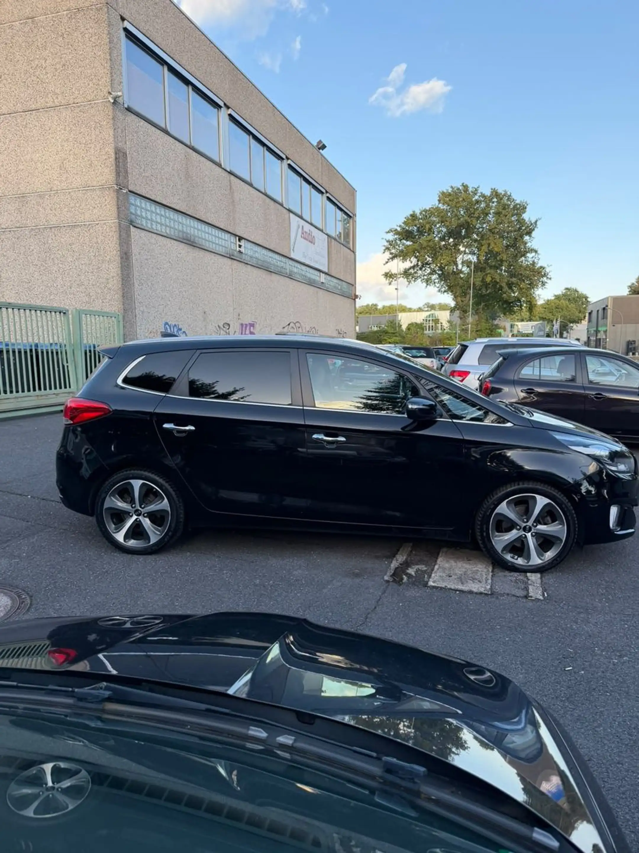Kia Carens Spirit — photo 3