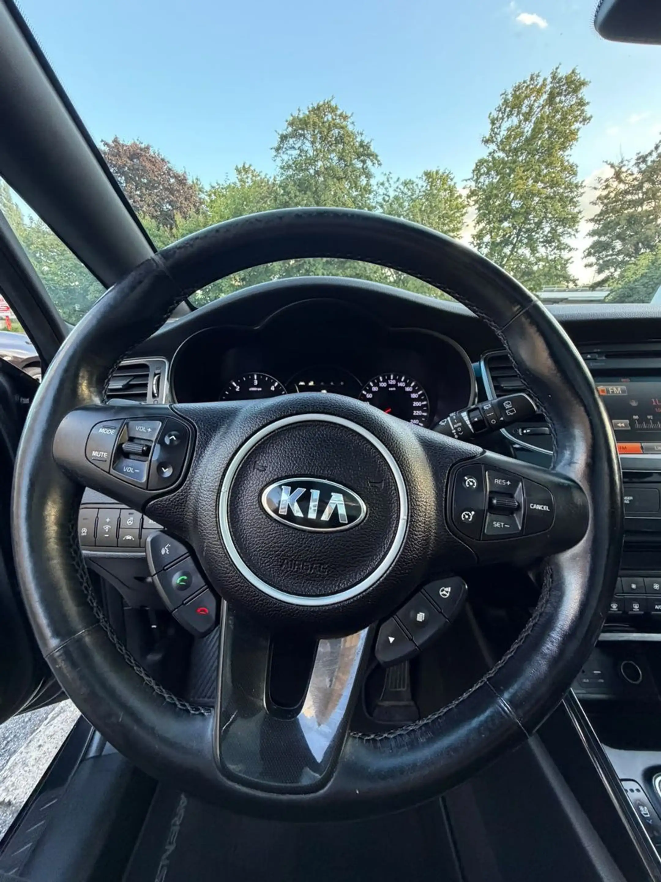 Kia Carens Spirit — photo 14