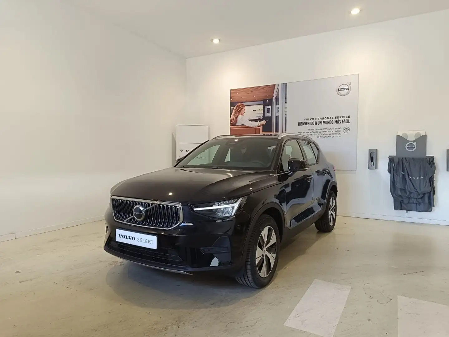 Volvo XC40 B3 Core Aut. Negro - 1
