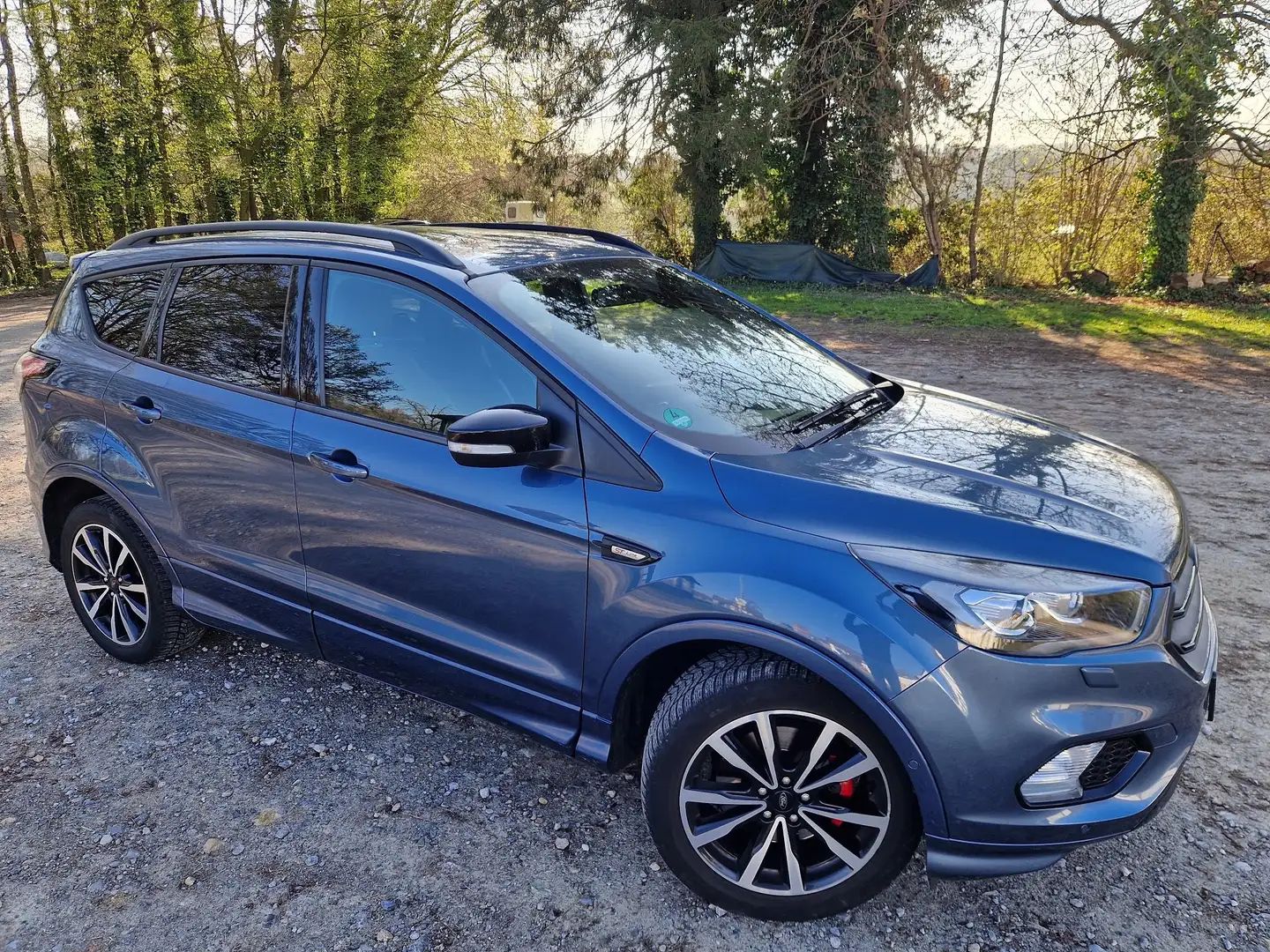 Ford Kuga ST-Line/NAV/DAB/SHZ/PD/ALU/StartSt/KeyFree/TÜV Blau - 1