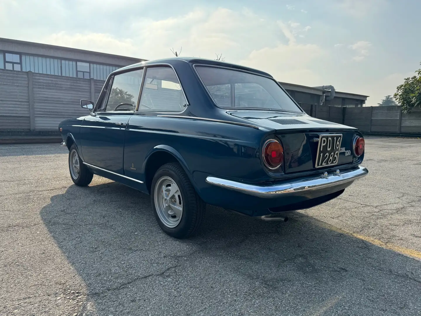 Fiat 850 Vignale Berlina Blue - 2