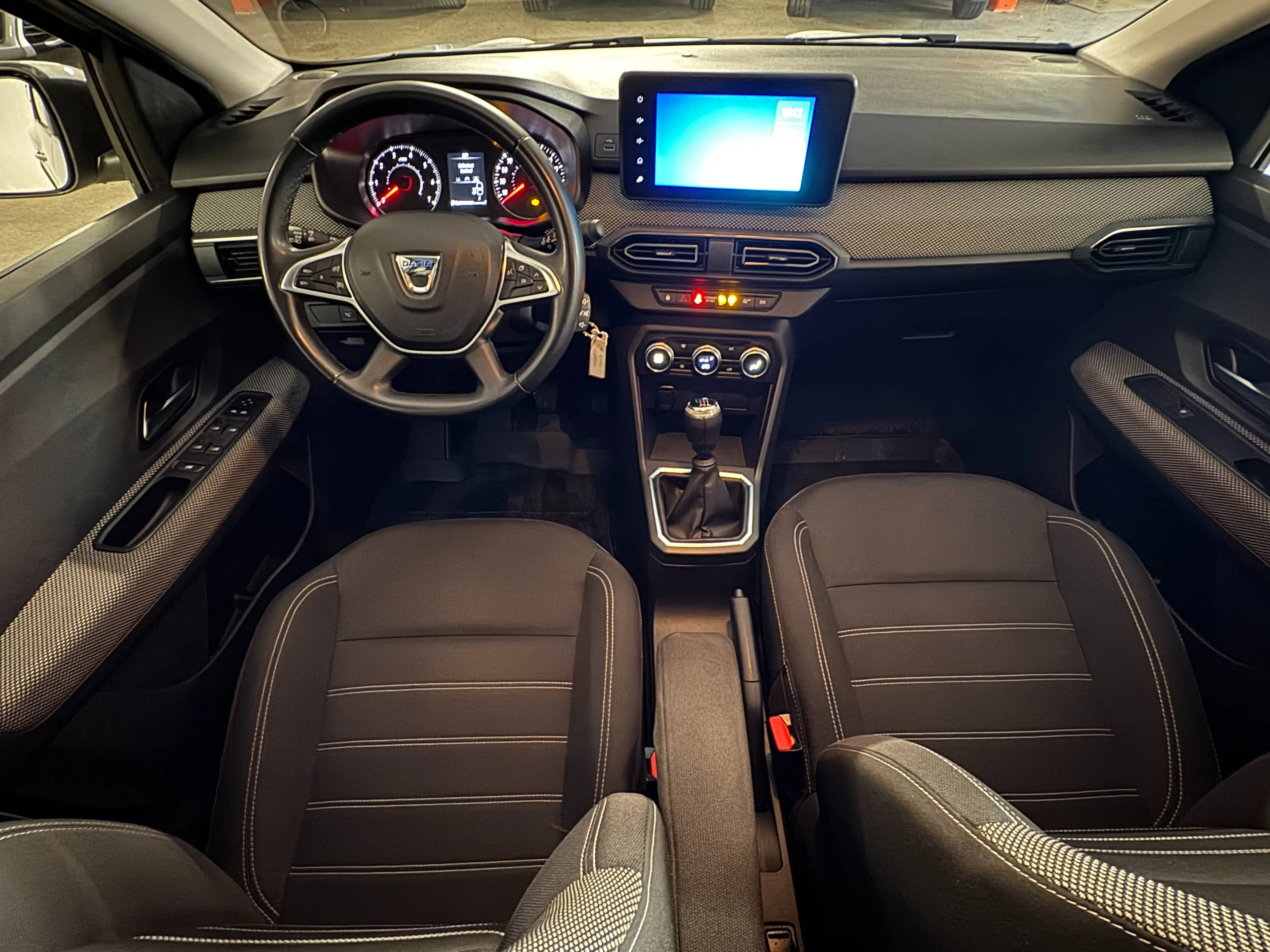 Dacia Jogger Comfort TCe 110 — photo 9