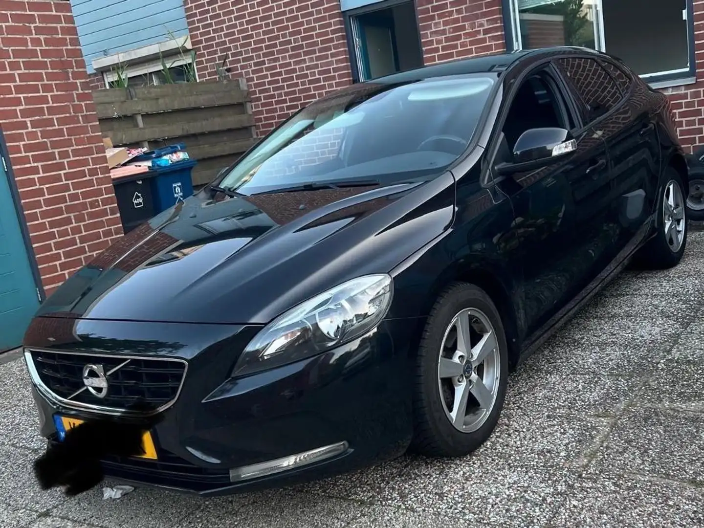 Volvo V40 D2 Zwart - 1