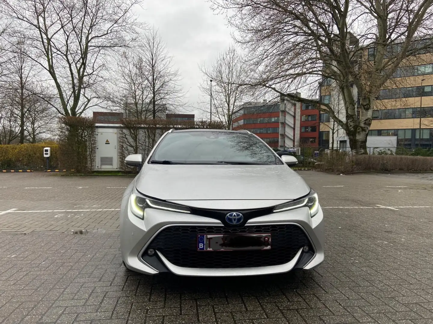 Toyota Corolla 2.0 Hybrid Premium e-CVT Gris - 1