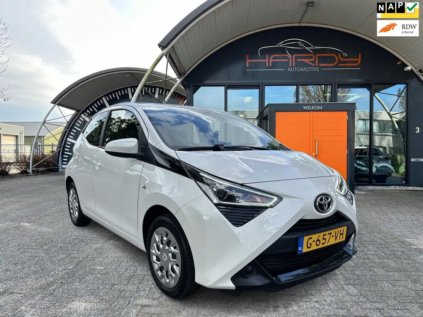 Toyota Aygo 1.0 VVT-i X-Play Limited Apple Carplay Rijklaarpri Blanc - 1