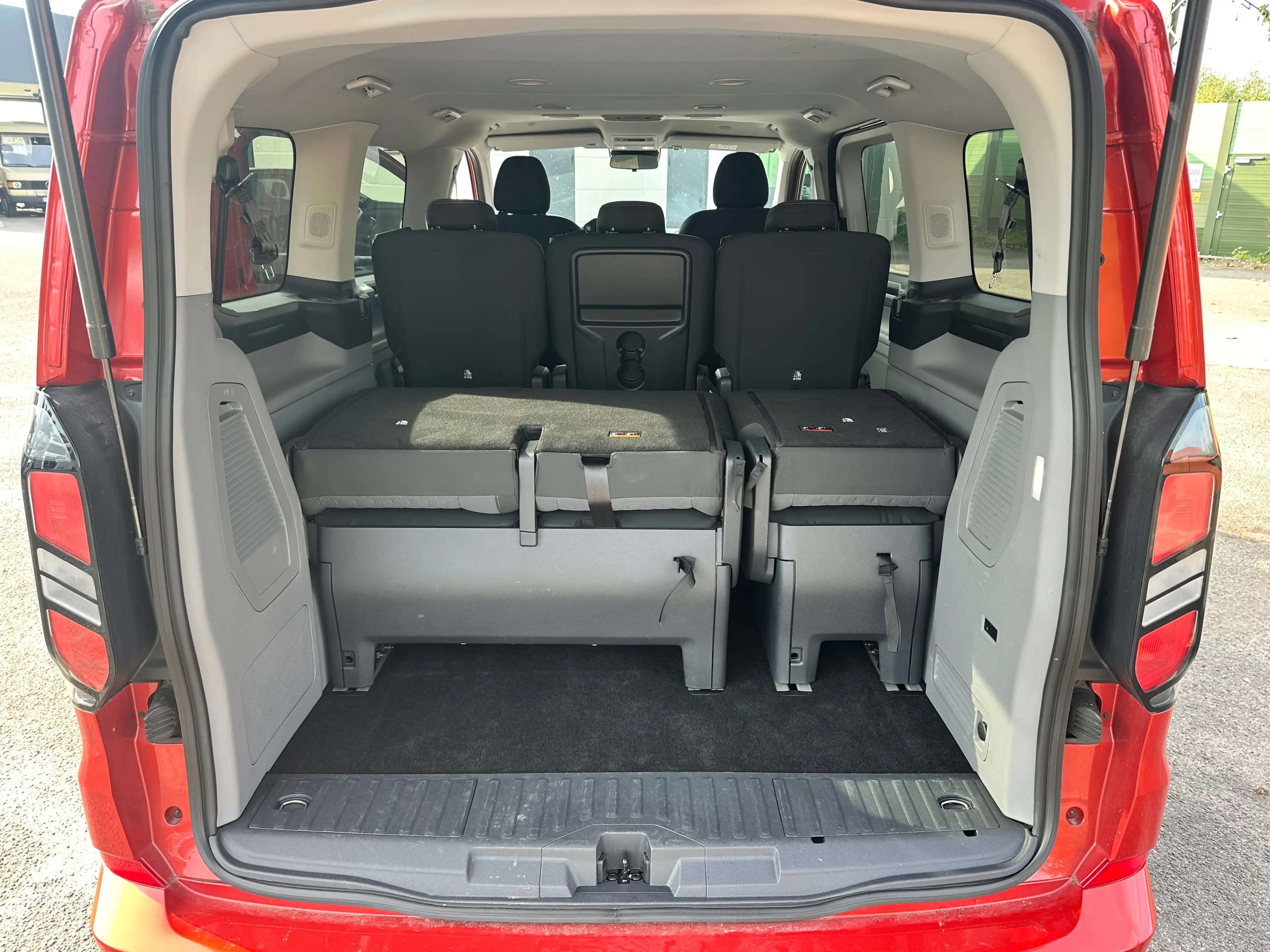 Ford Tourneo Custom L1 Tourneo Titanium — photo 8