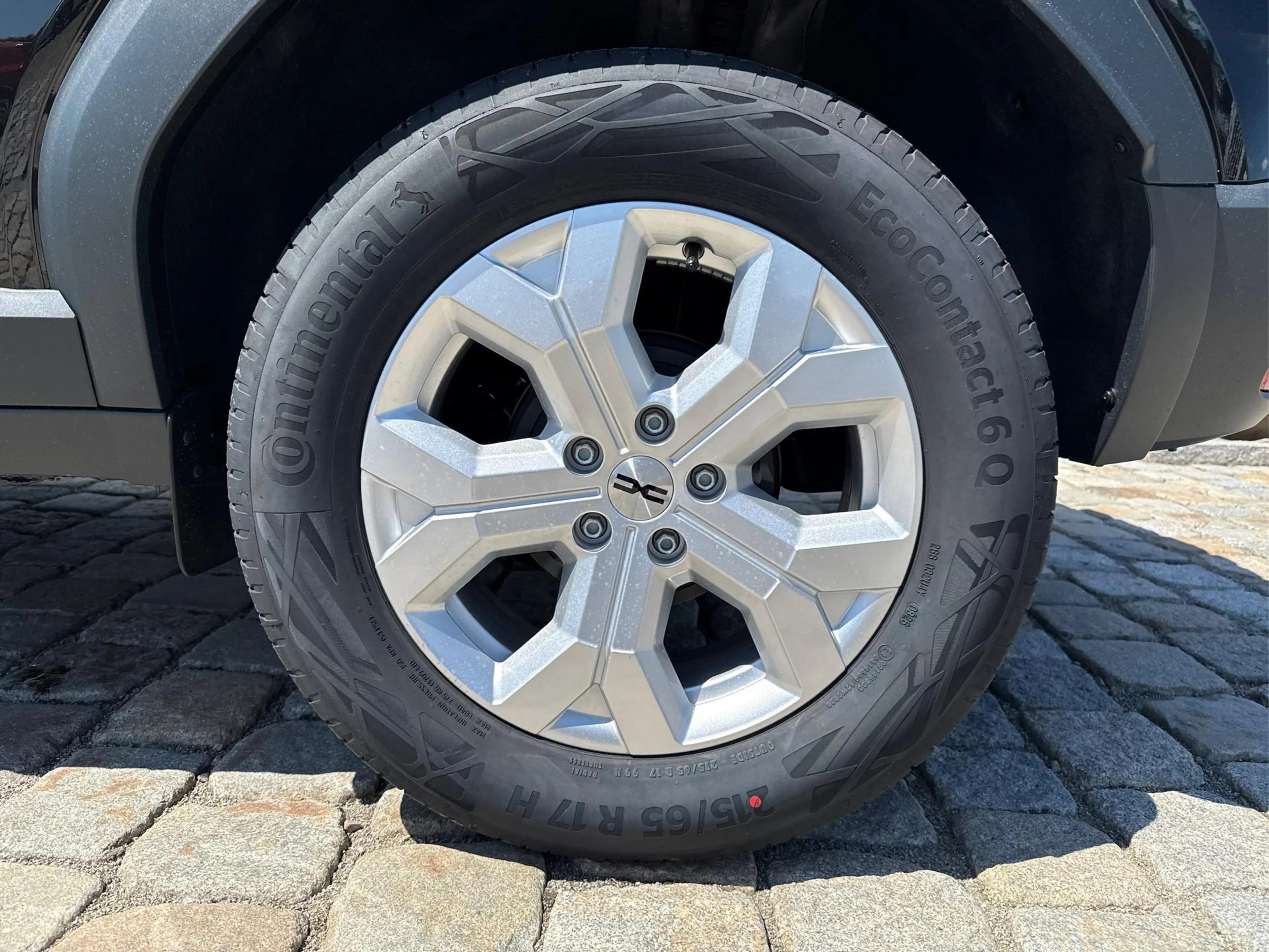 Dacia Duster Expression-Mild hybrid TCe - 103 kW / 140 PS-6 ... — photo 12