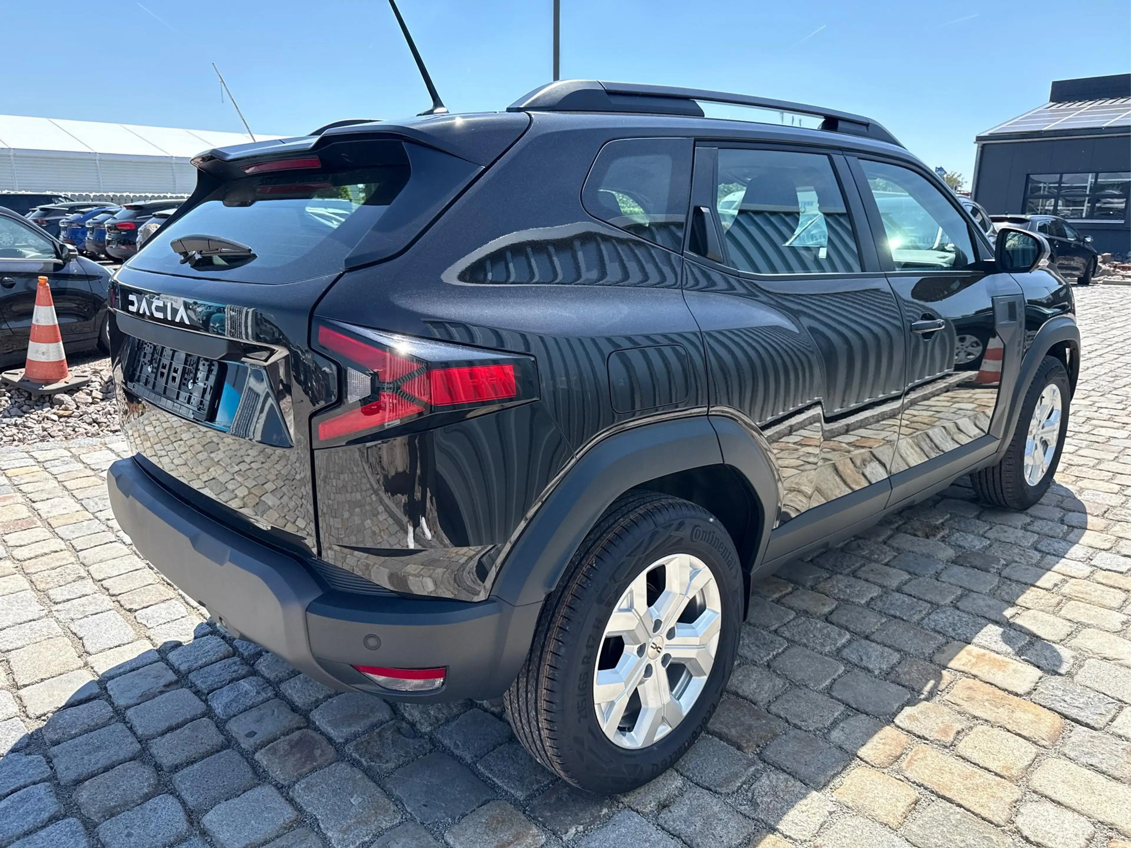 Dacia Duster Expression-Mild hybrid TCe - 103 kW / 140 PS-6 ... — photo 6