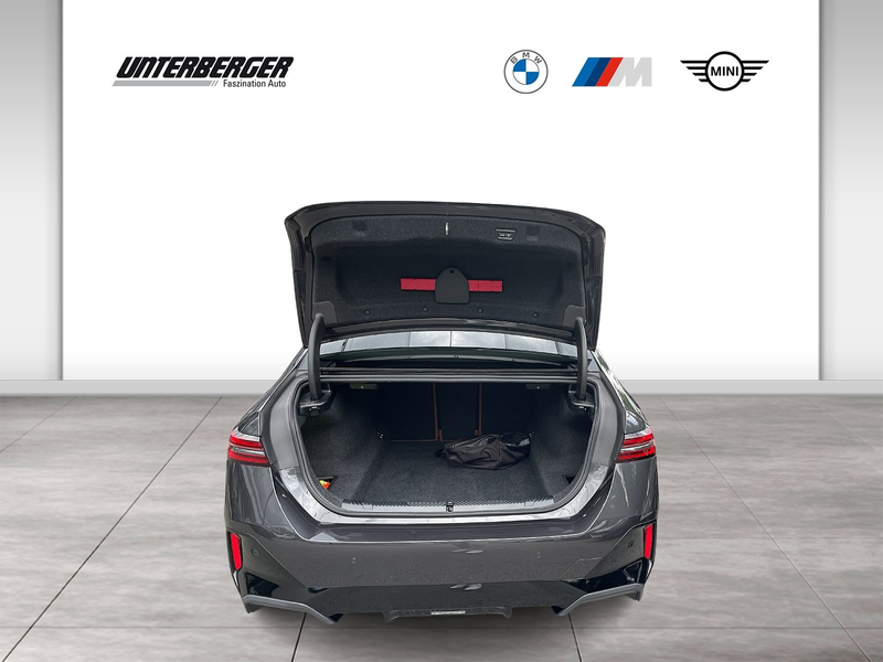 BMW 550 e xDrive M Sportpaket Pro // elektr. Anhängerkuppl — photo 12