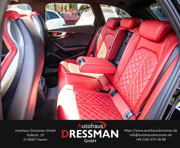 Audi S4 view 12