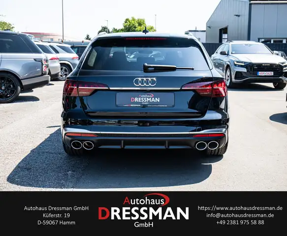 Audi S4 view 5