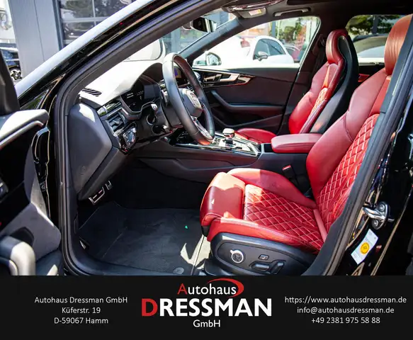 Audi S4 view 9