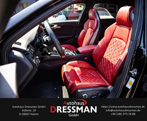 Audi S4 view 11