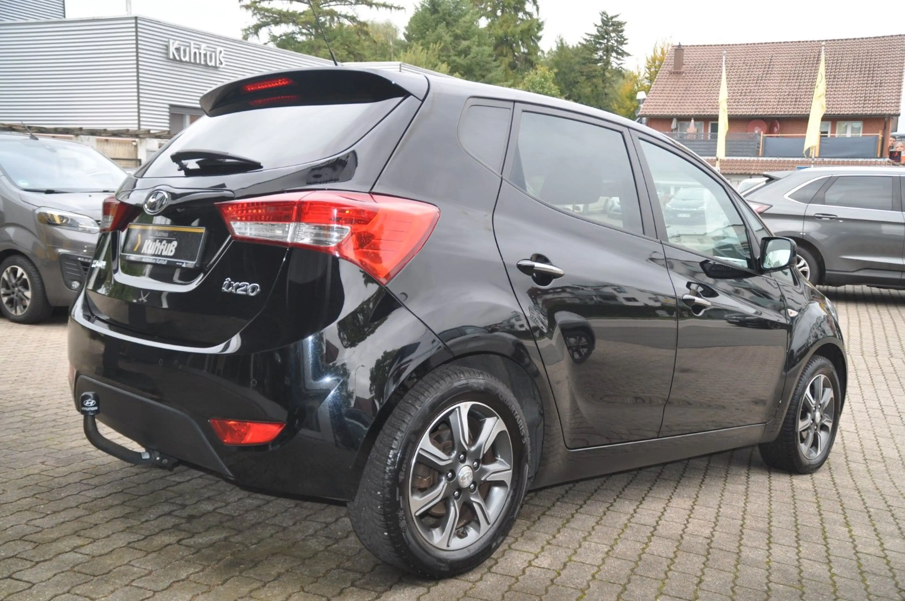 Hyundai iX20 blue Space — photo 3