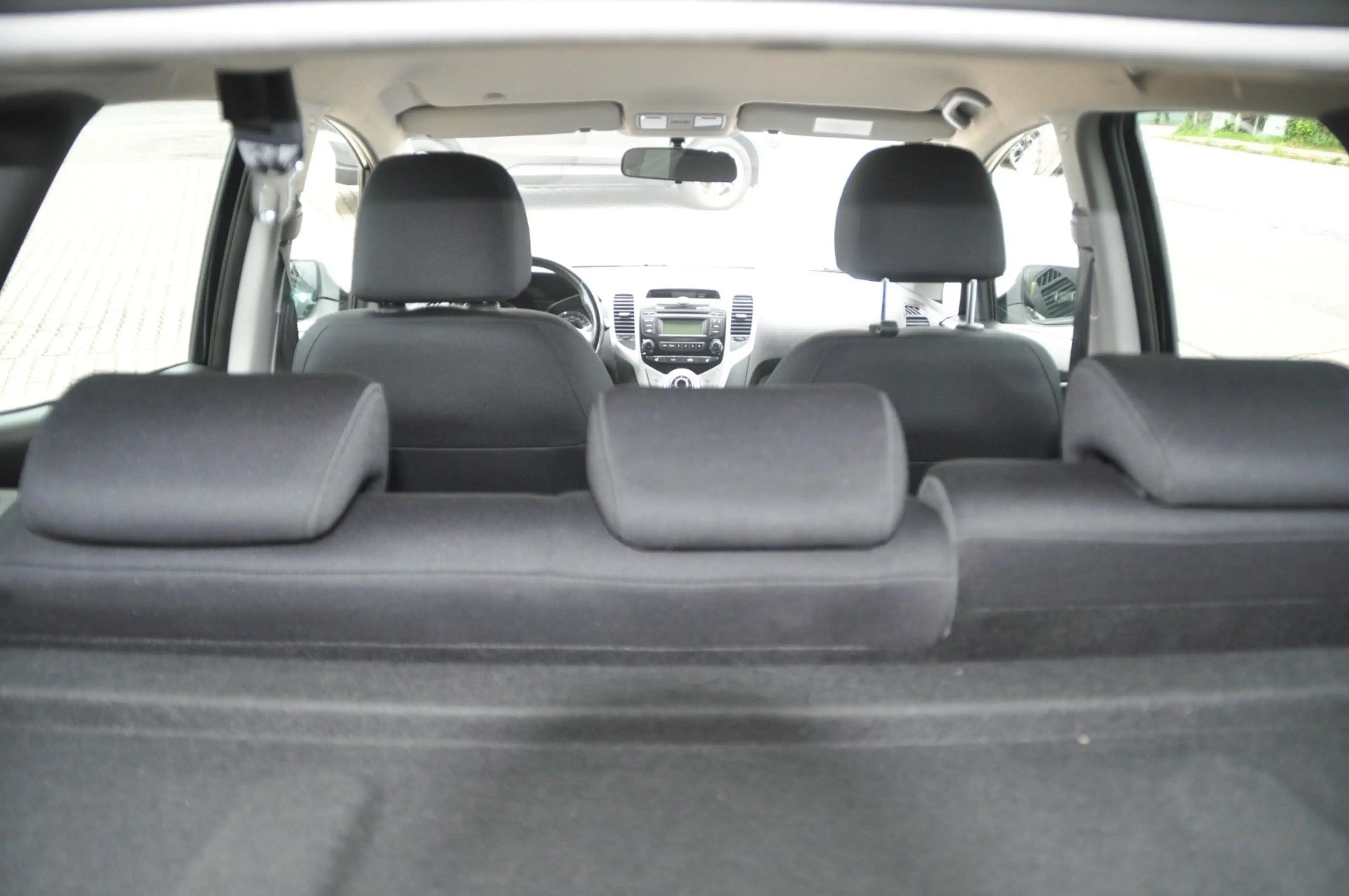 Hyundai iX20 blue Space — photo 9