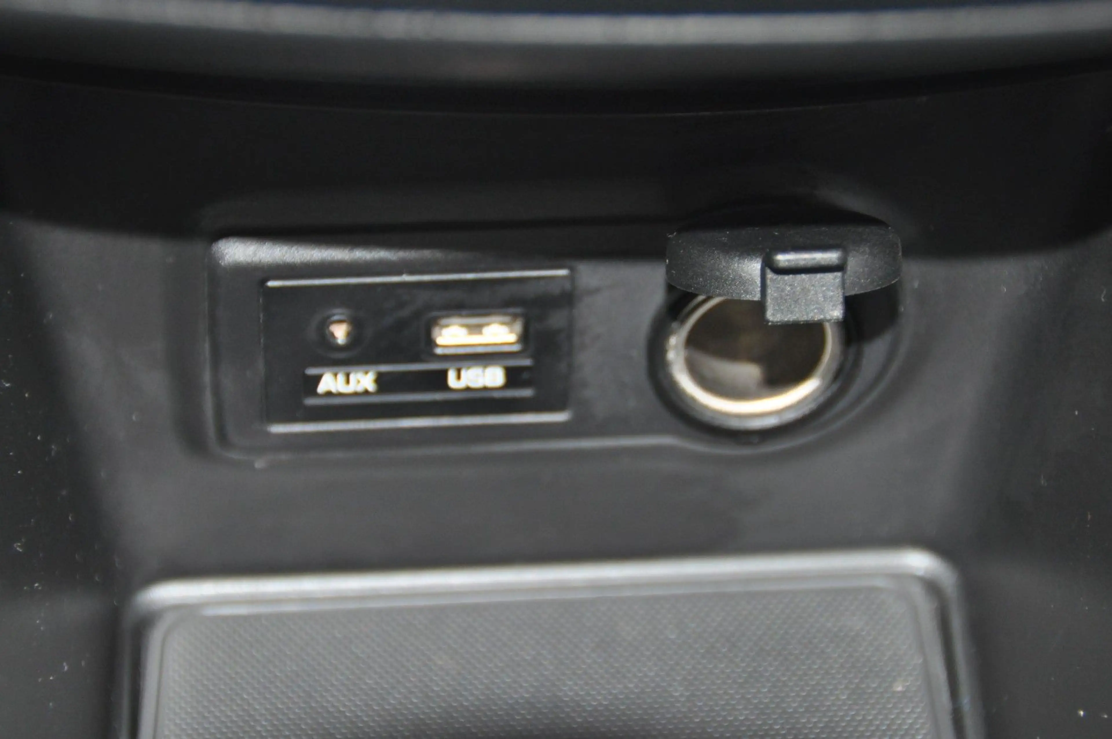 Hyundai iX20 blue Space — photo 34