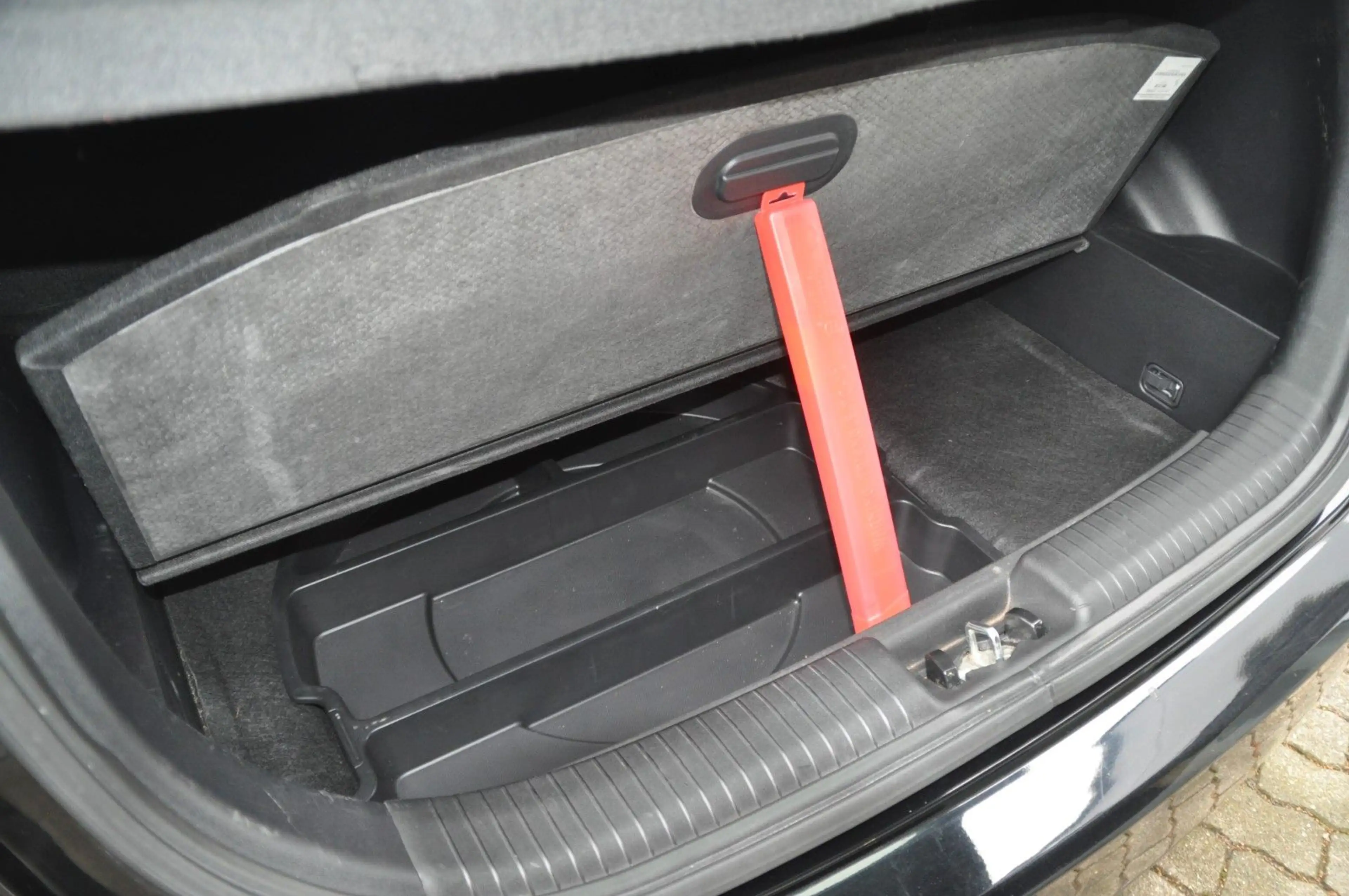 Hyundai iX20 blue Space — photo 11