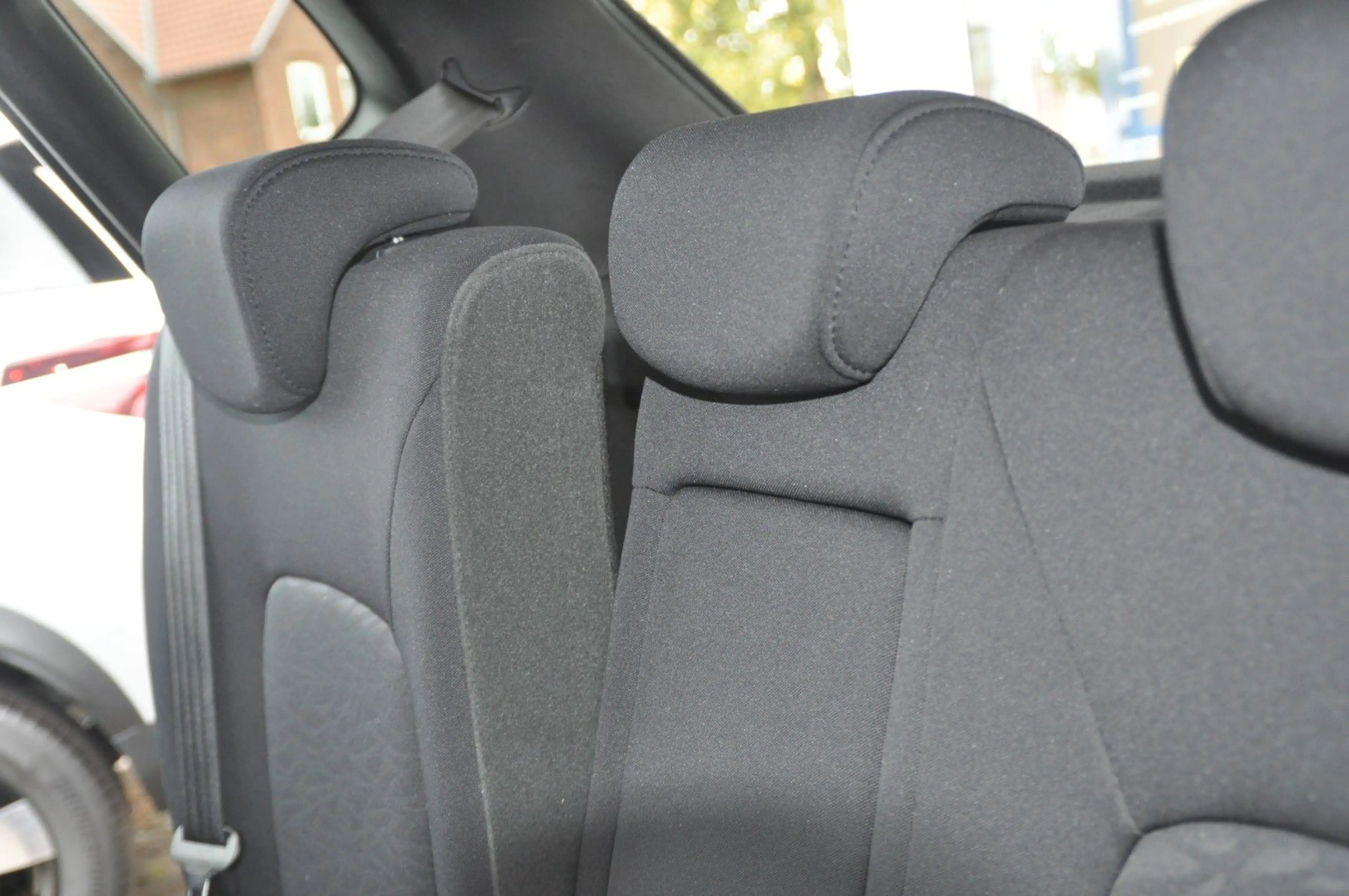 Hyundai iX20 blue Space — photo 18
