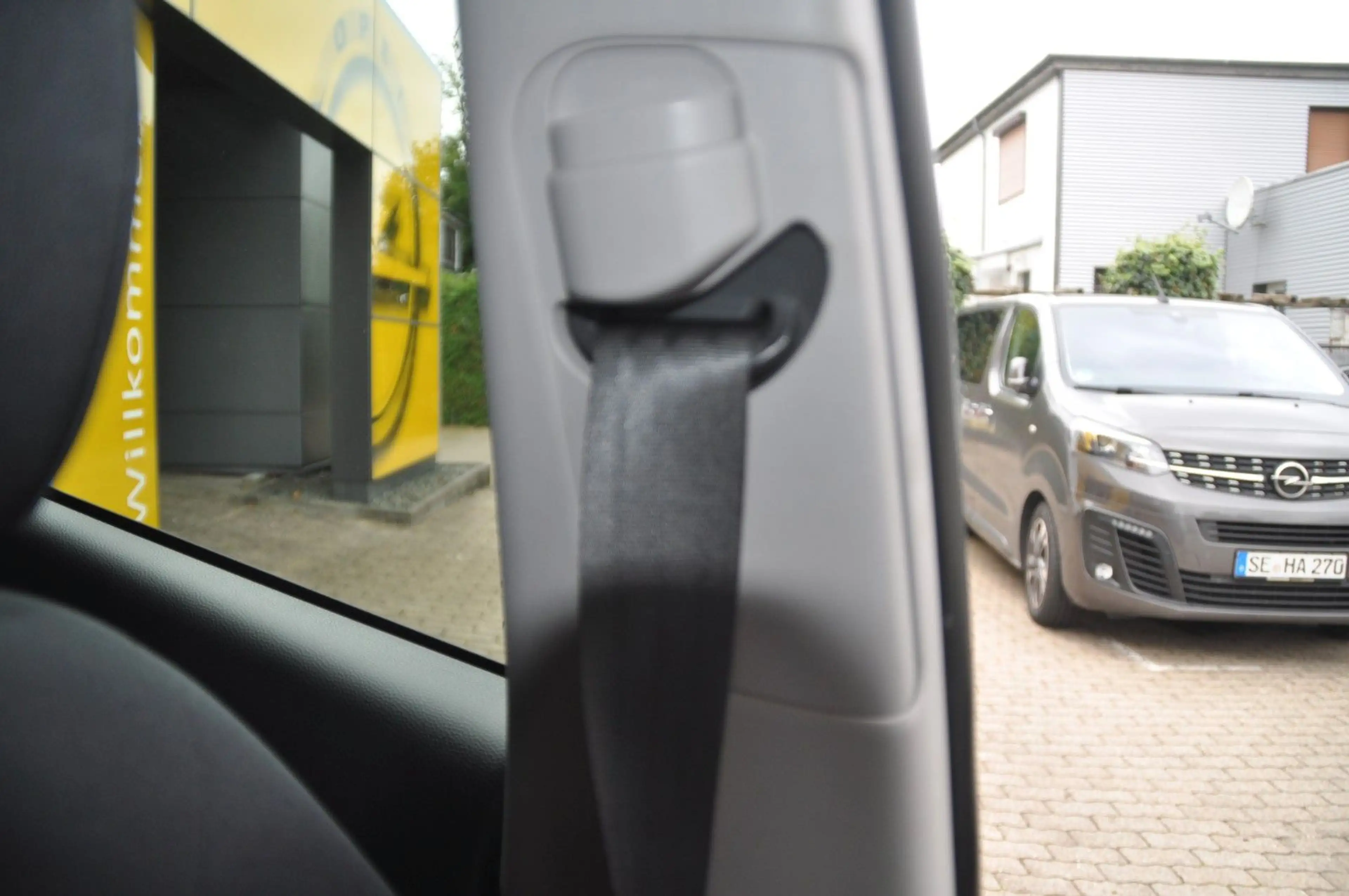 Hyundai iX20 blue Space — photo 27