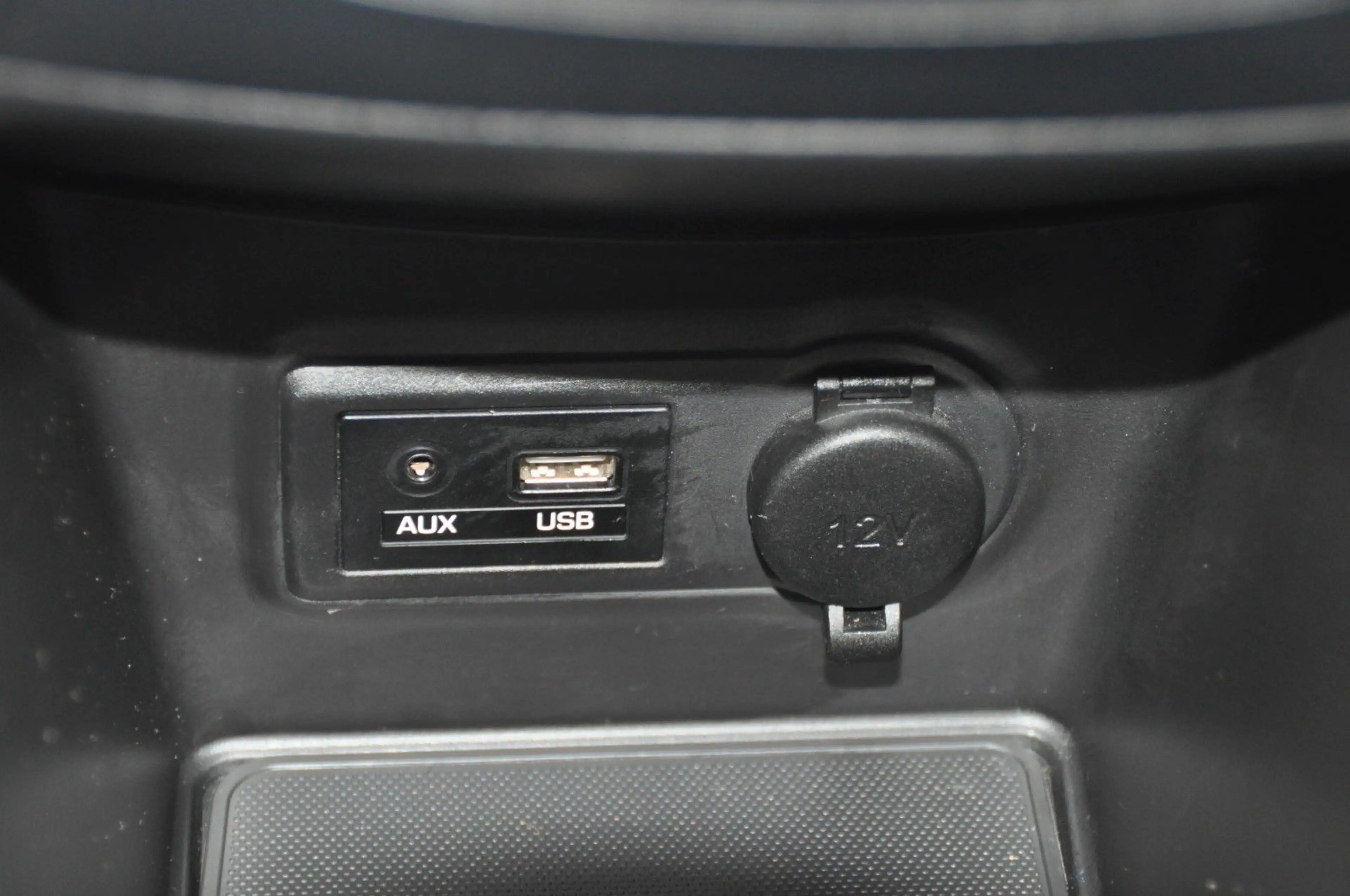 Hyundai iX20 blue Space — photo 33